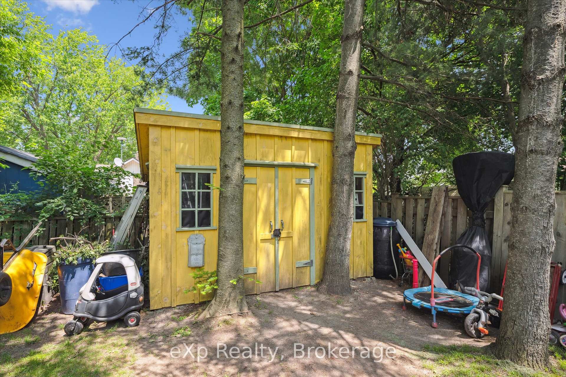 Photo 24 of 15 Laurine Avenue, Guelph, St. George's — HOMEH
