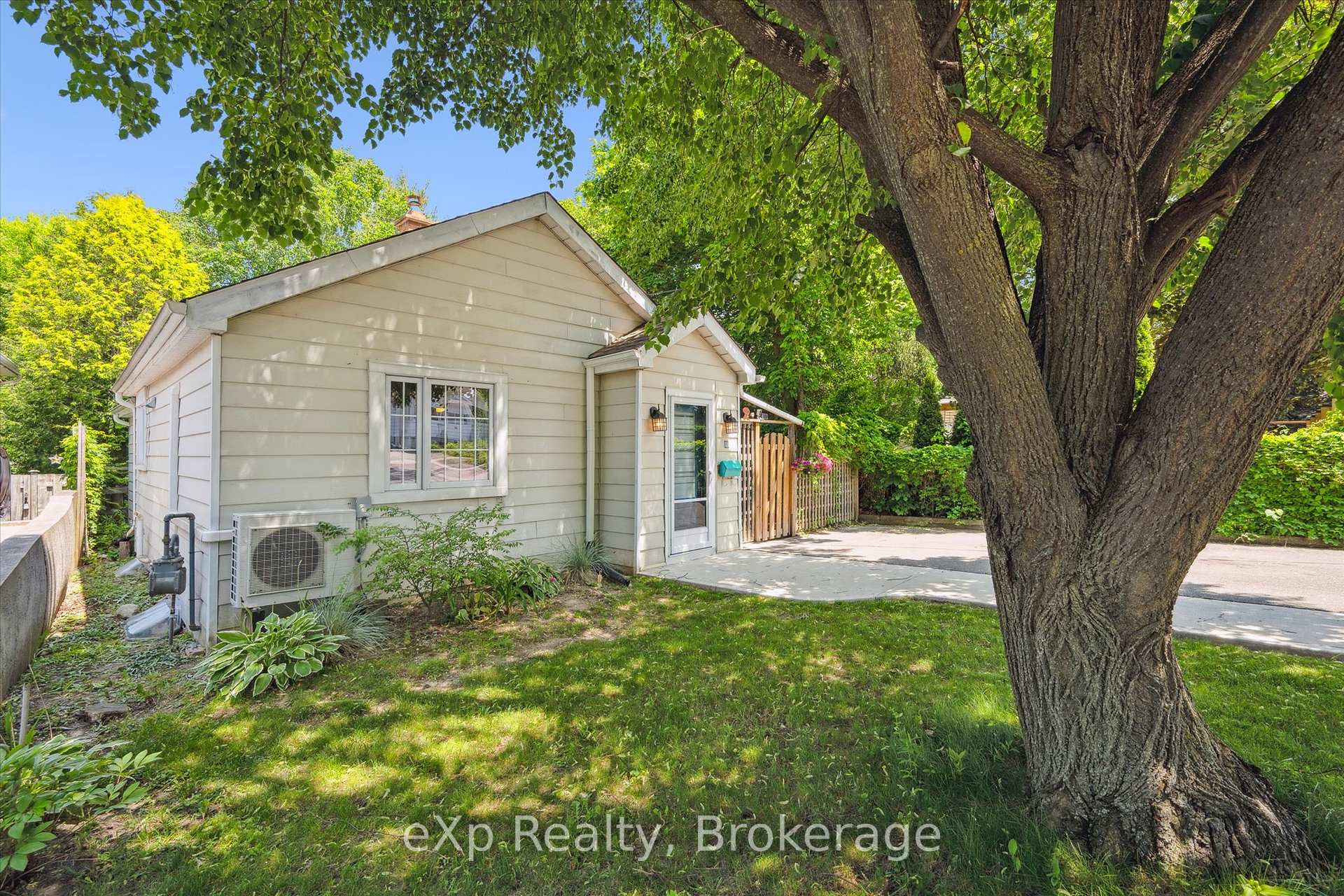 Photo 27 of 15 Laurine Avenue, Guelph, St. George's — HOMEH
