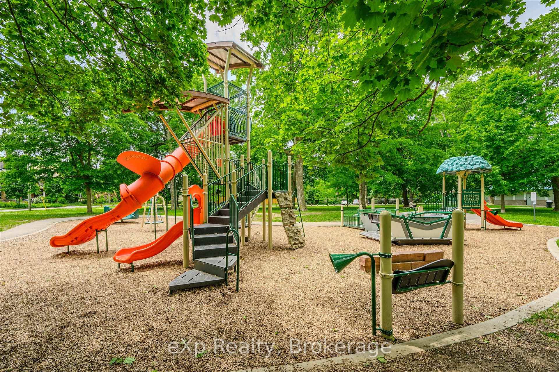 Photo 33 of 15 Laurine Avenue, Guelph, St. George's — HOMEH