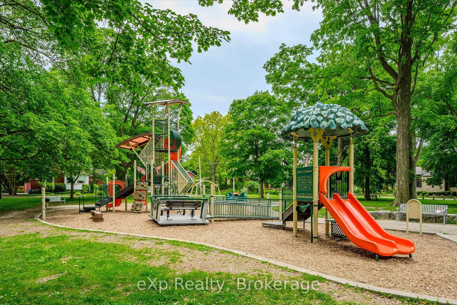 Photo 34 of 15 Laurine Avenue, Guelph, St. George's — HOMEH