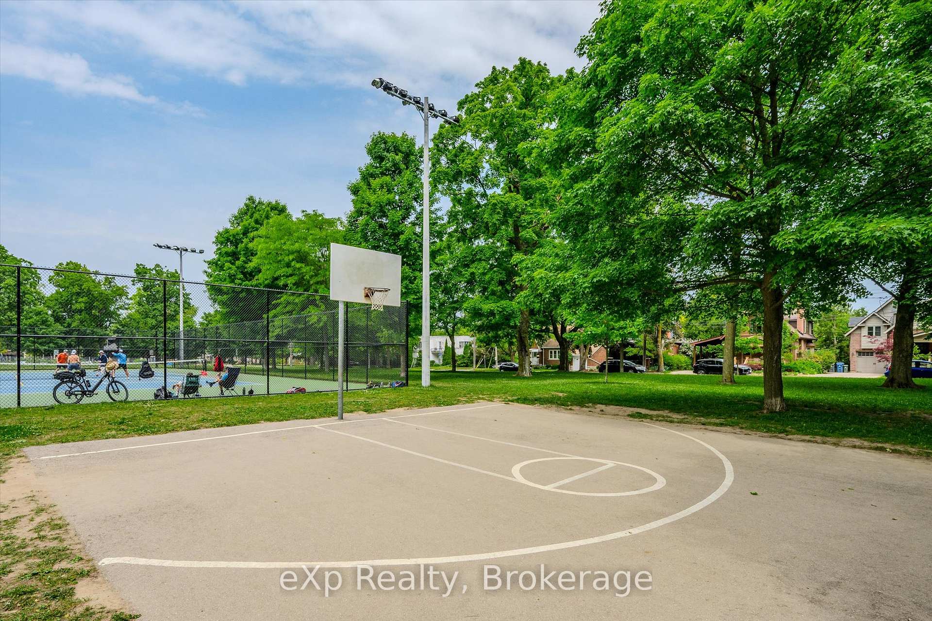 Photo 35 of 15 Laurine Avenue, Guelph, St. George's — HOMEH