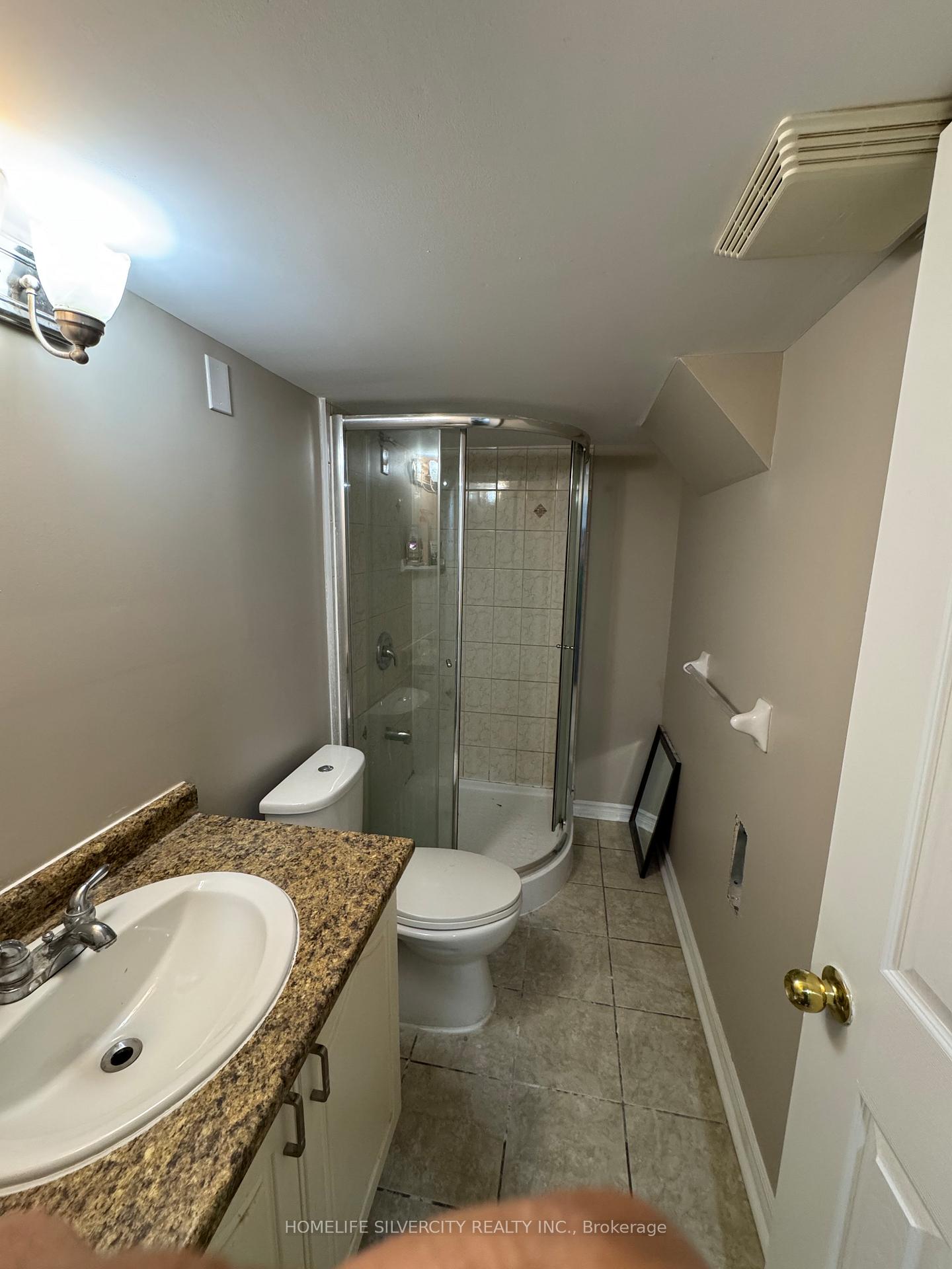 Photo 5 of Unit Basement, 9 Elsmere Road W, Brampton, Fletcher's Meadow — HOMEH