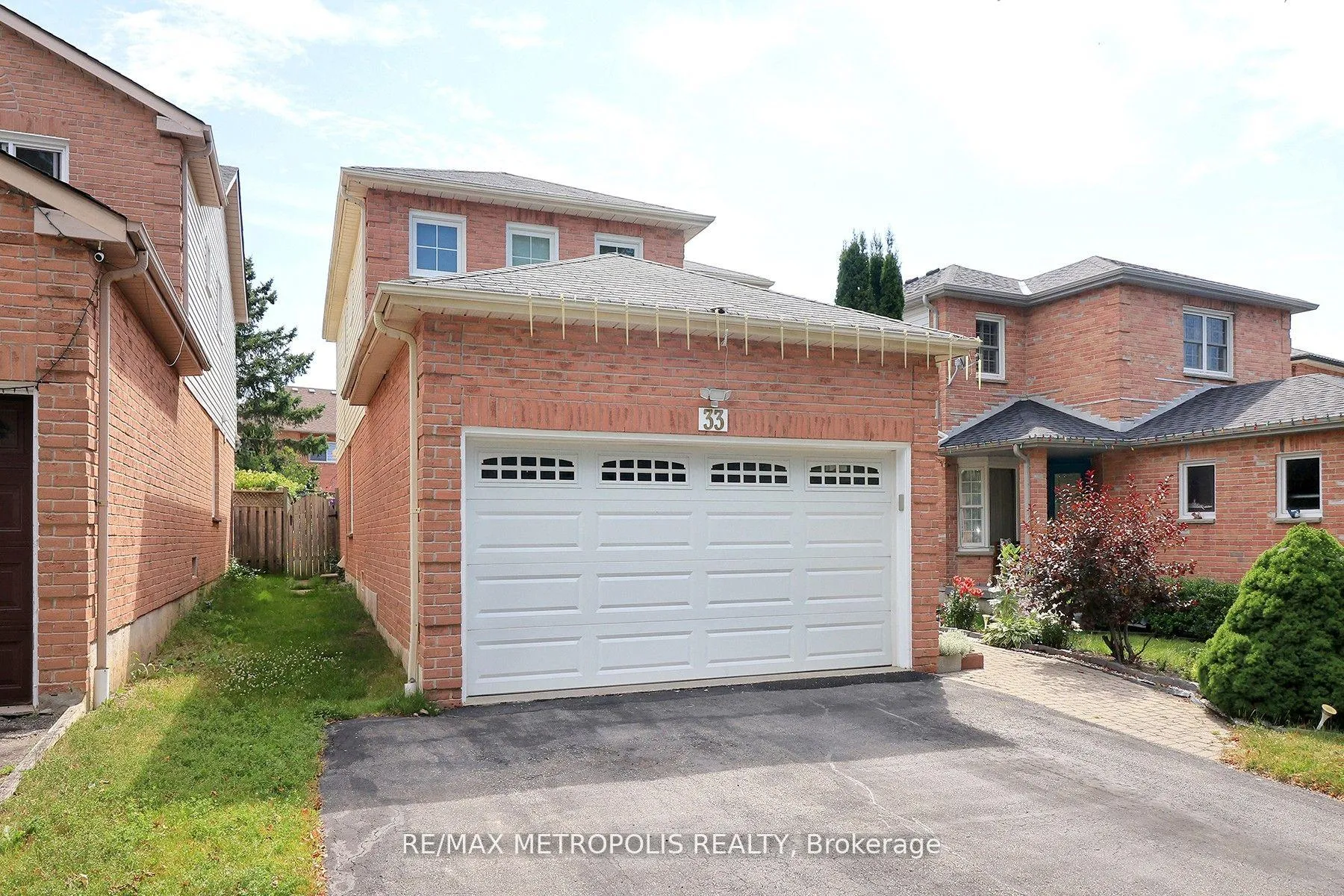 Photo 2 of Unit #BASEMENT, 33 Lipton Crescent, Whitby, Pringle Creek — HOMEH