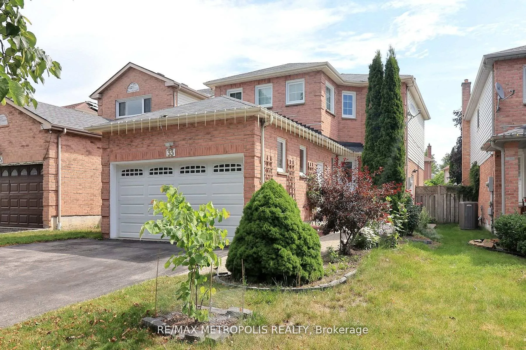 Photo 3 of Unit #BASEMENT, 33 Lipton Crescent, Whitby, Pringle Creek — HOMEH