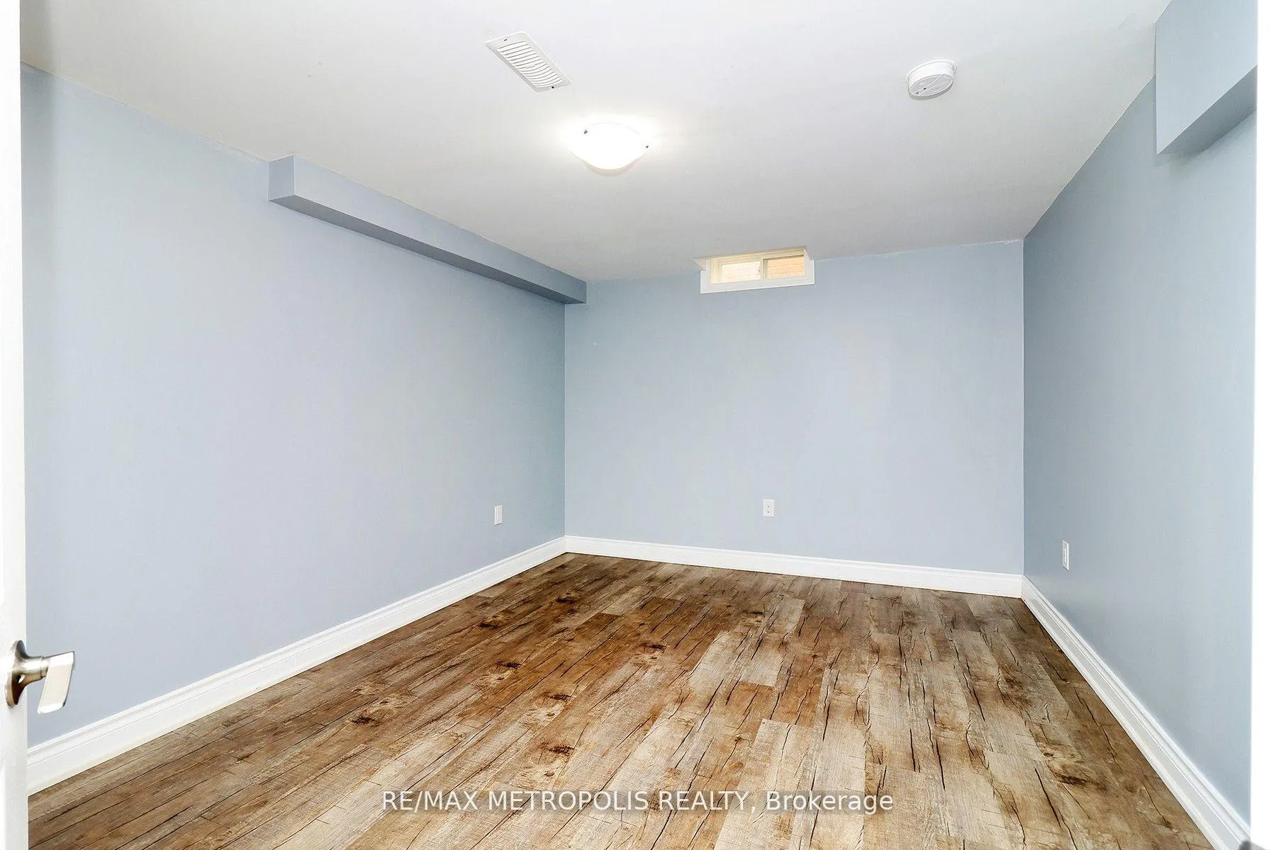 Photo 4 of Unit #BASEMENT, 33 Lipton Crescent, Whitby, Pringle Creek — HOMEH