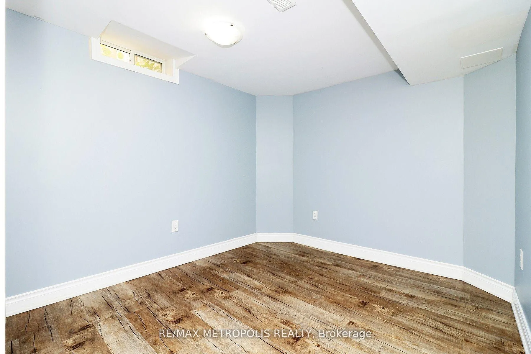 Photo 7 of Unit #BASEMENT, 33 Lipton Crescent, Whitby, Pringle Creek — HOMEH