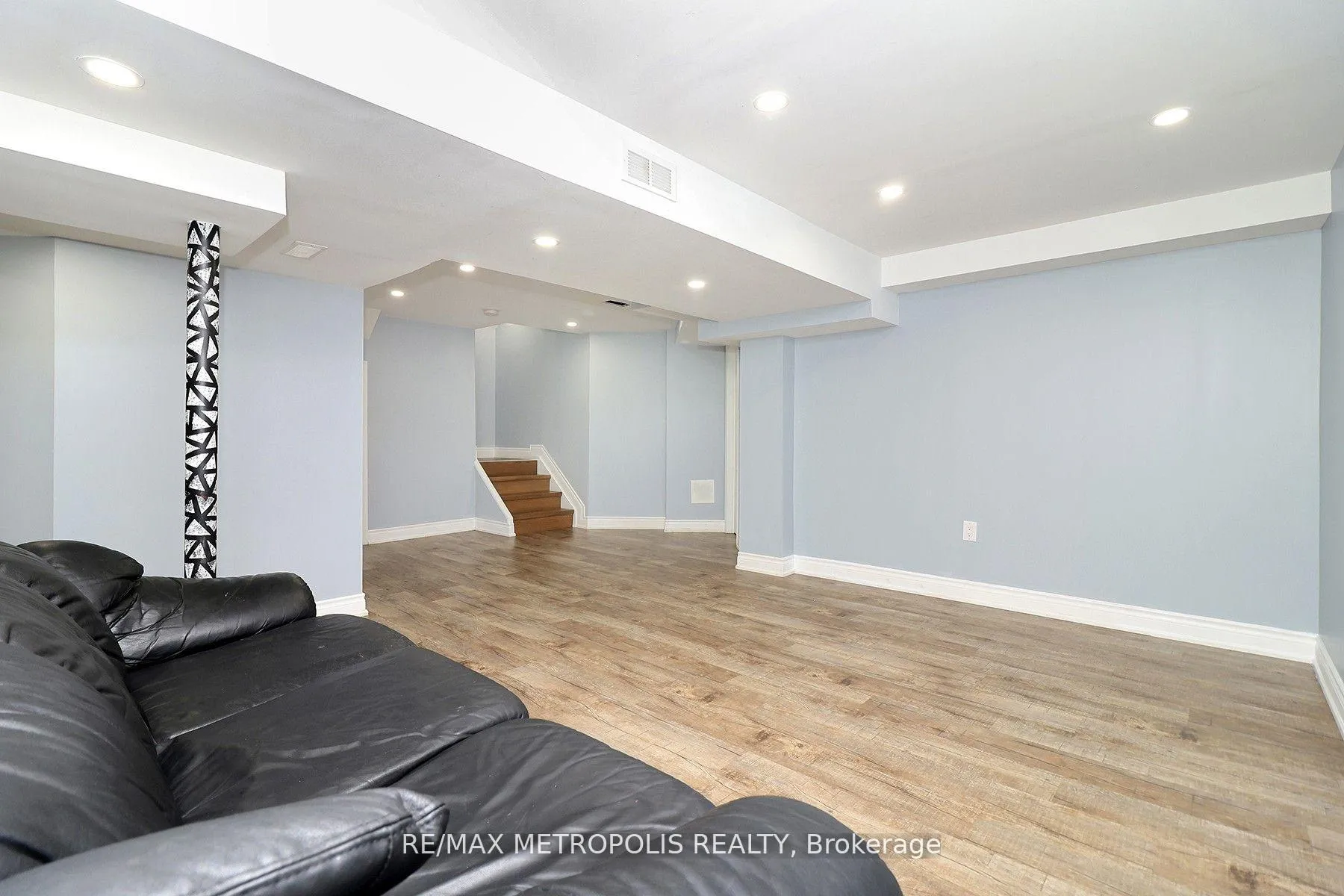 Photo 19 of Unit #BASEMENT, 33 Lipton Crescent, Whitby, Pringle Creek — HOMEH