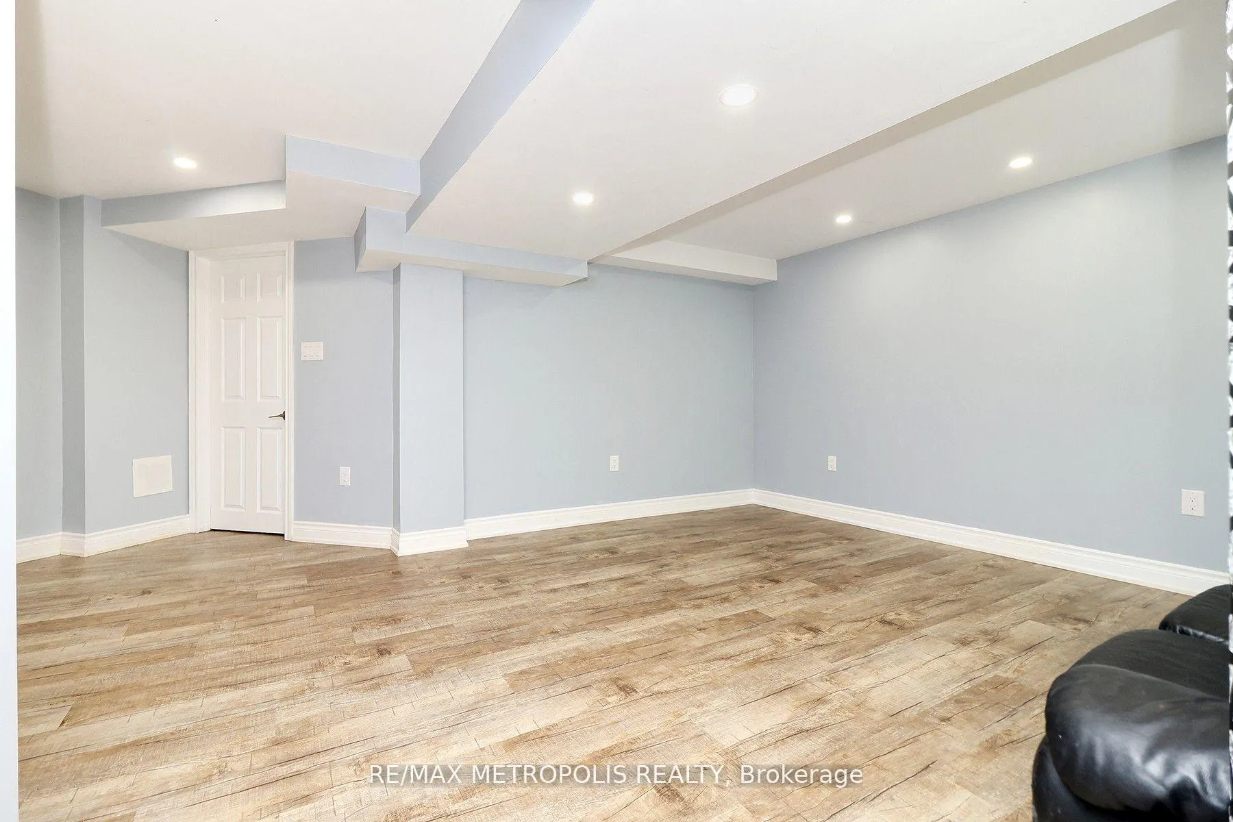 Photo 21 of Unit #BASEMENT, 33 Lipton Crescent, Whitby, Pringle Creek — HOMEH