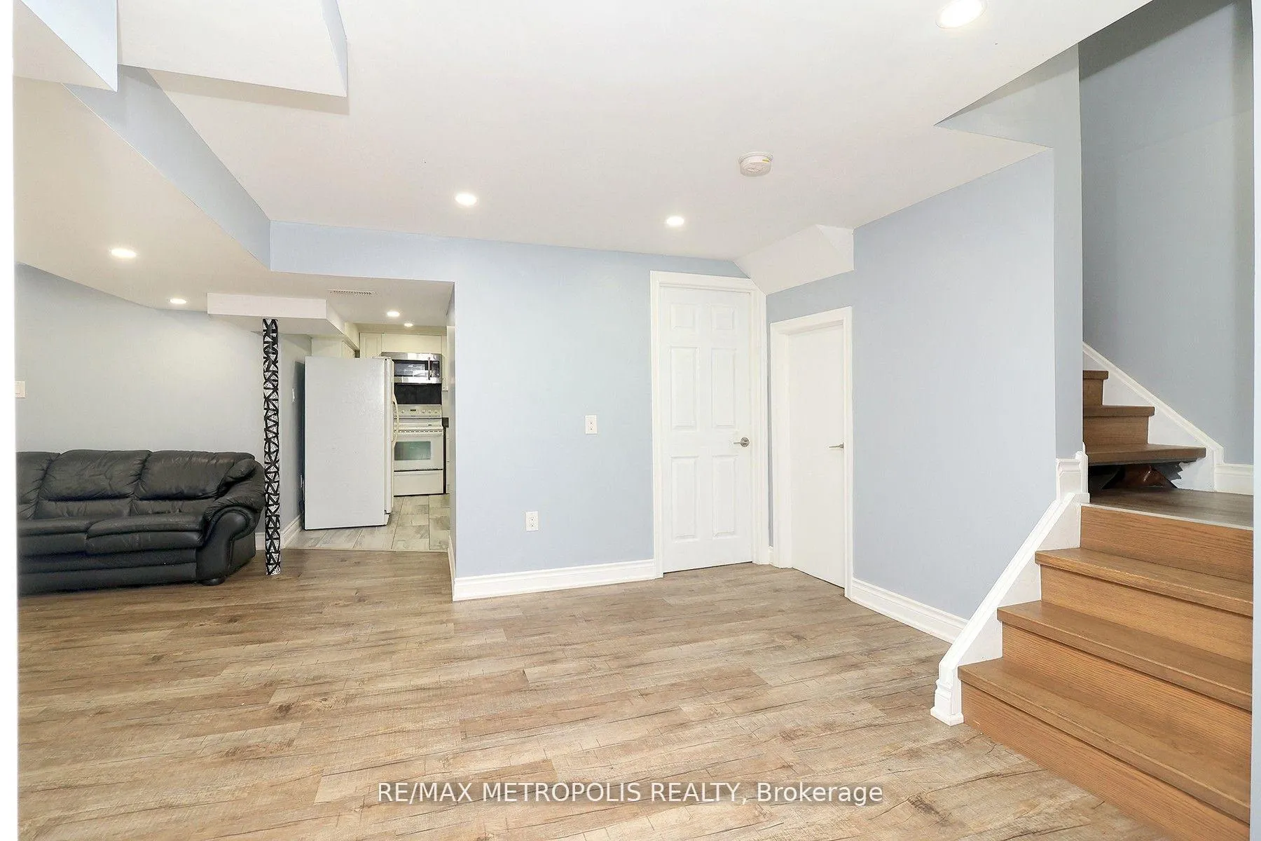 Photo 23 of Unit #BASEMENT, 33 Lipton Crescent, Whitby, Pringle Creek — HOMEH