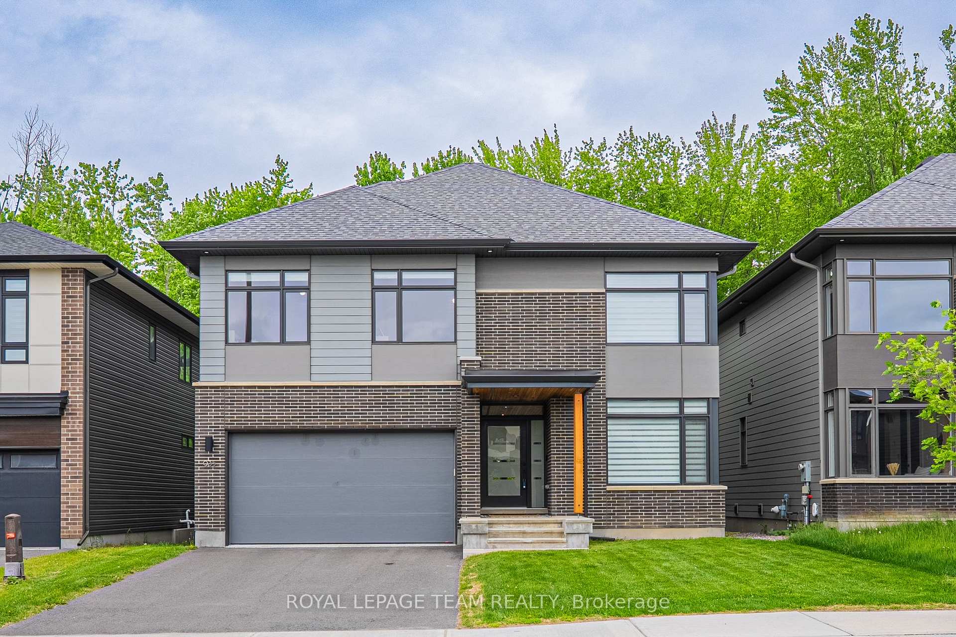 Photo 1 of 935 Atrium Ridge, Ottawa, Riverside South/Gloucester Glen — HOMEH
