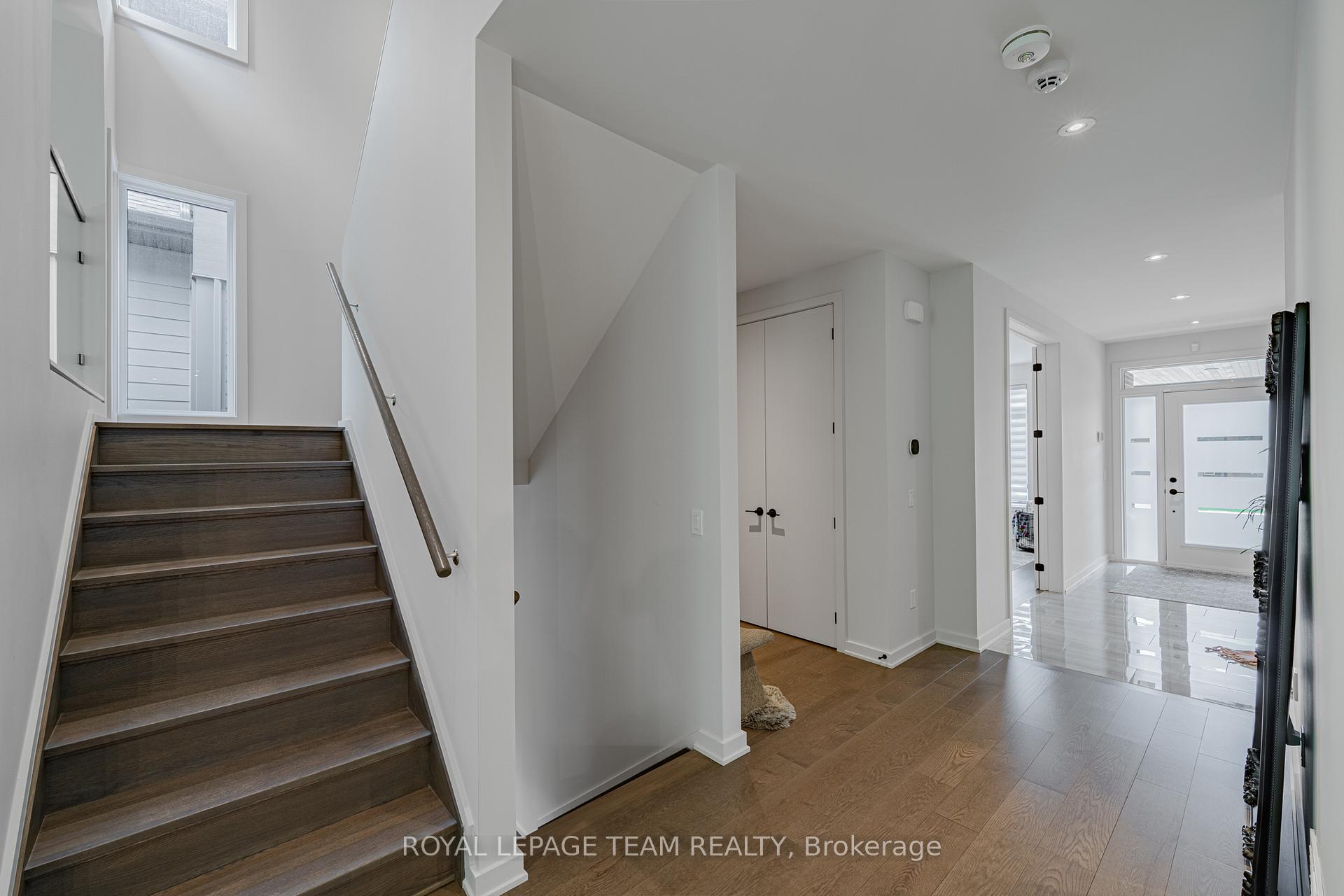 Photo 10 of 935 Atrium Ridge, Ottawa, Riverside South/Gloucester Glen — HOMEH