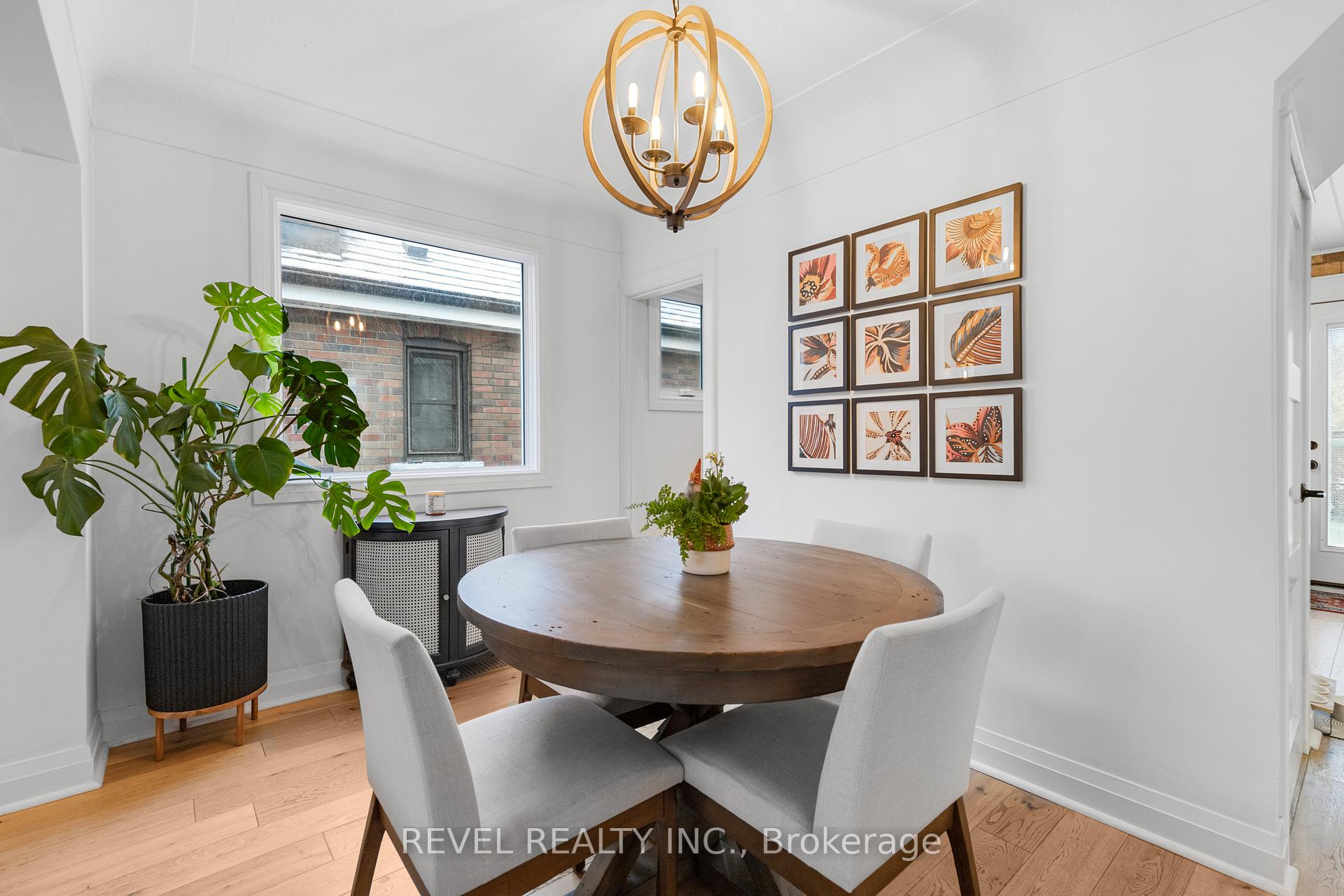 Photo 7 of 175 Wexford Avenue S, Hamilton, Delta — HOMEH