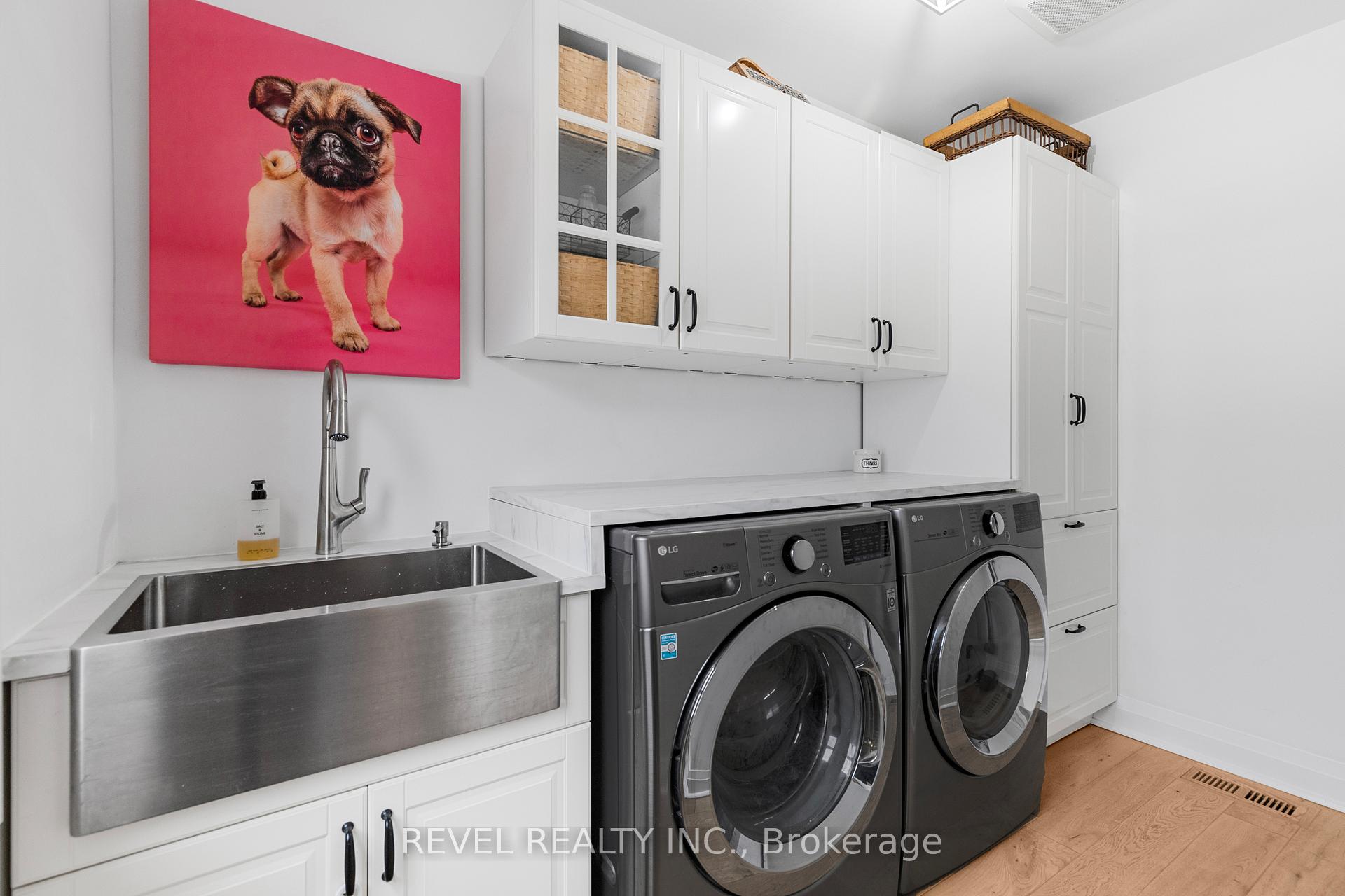 Photo 13 of 175 Wexford Avenue S, Hamilton, Delta — HOMEH