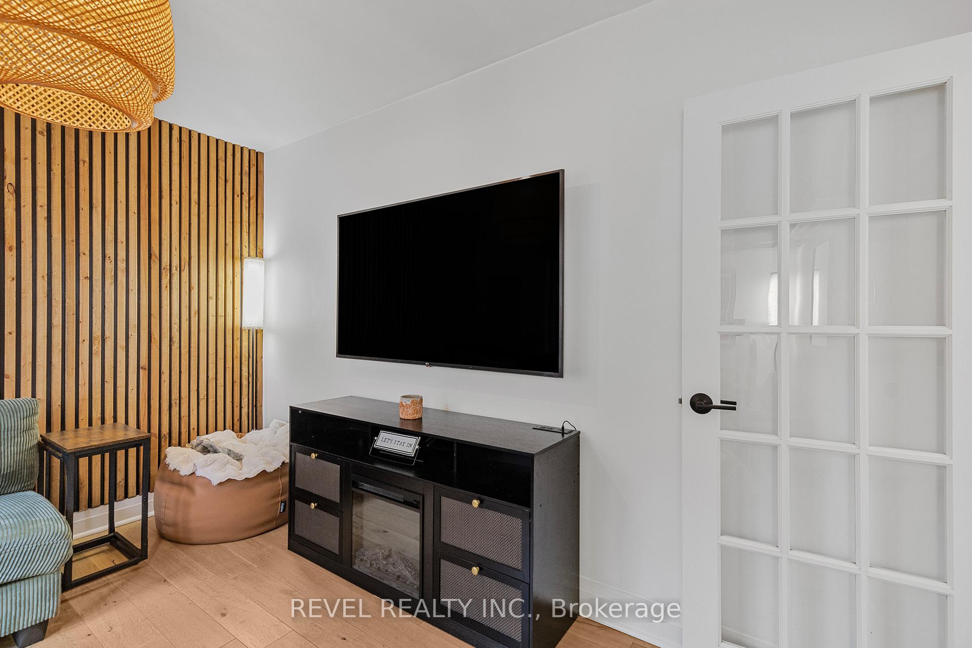 Photo 18 of 175 Wexford Avenue S, Hamilton, Delta — HOMEH