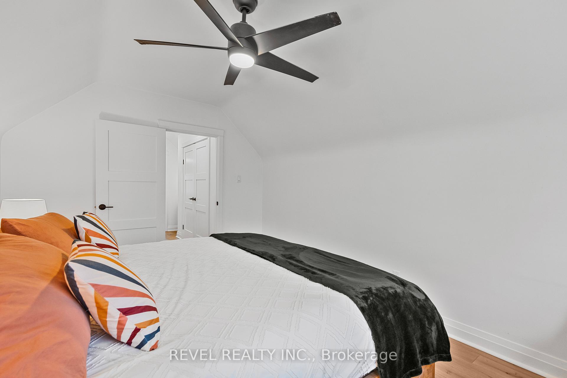 Photo 22 of 175 Wexford Avenue S, Hamilton, Delta — HOMEH
