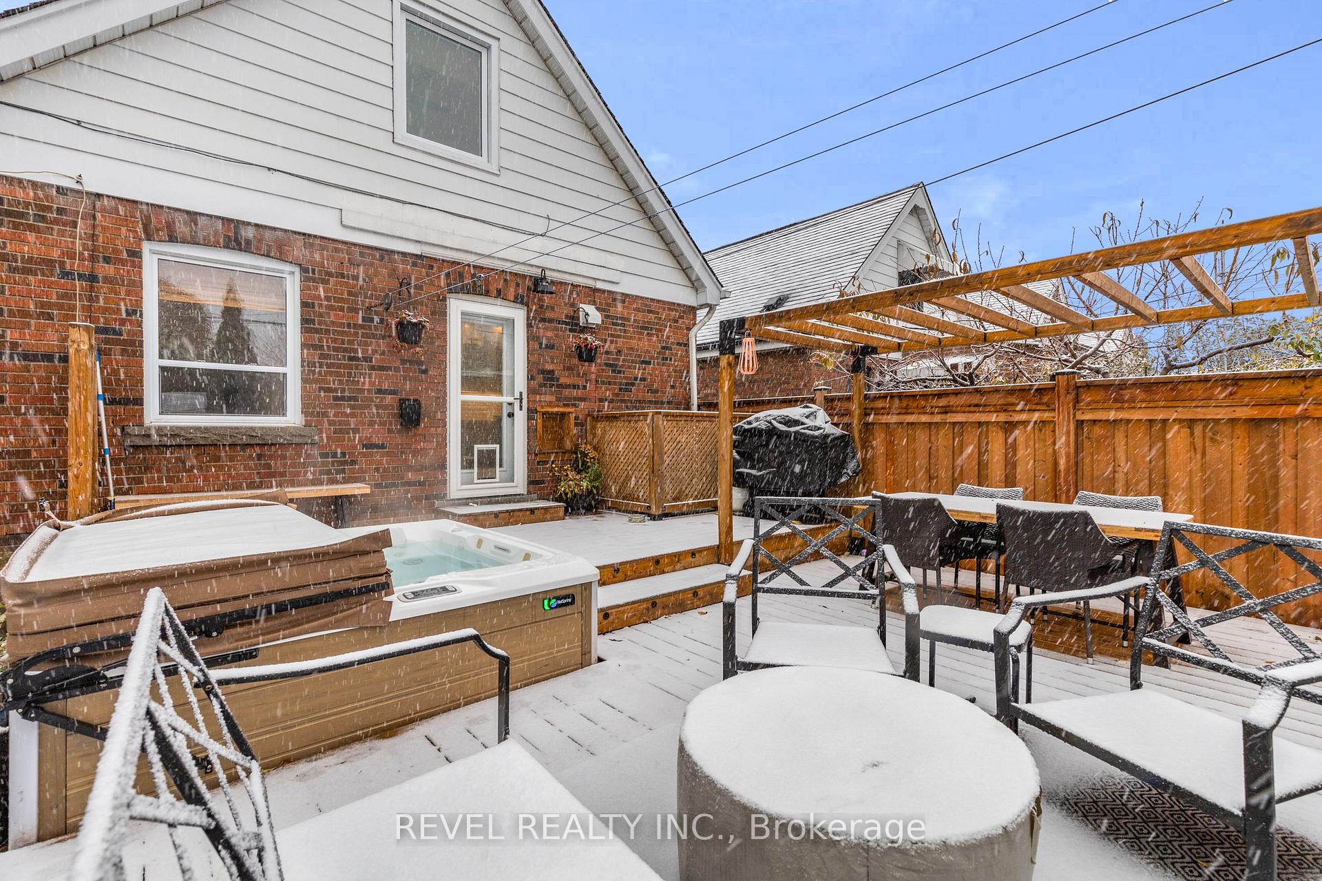 Photo 31 of 175 Wexford Avenue S, Hamilton, Delta — HOMEH