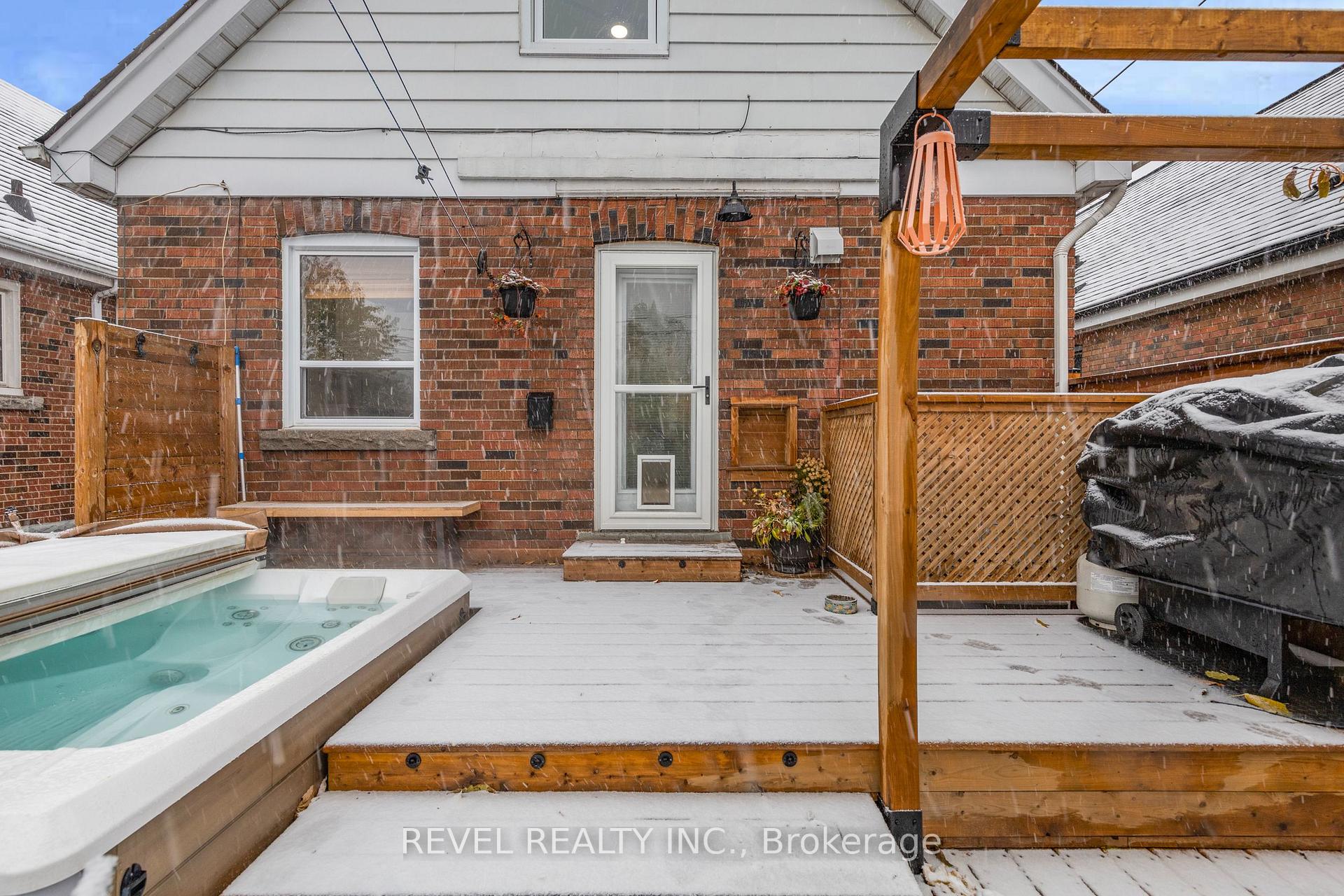 Photo 32 of 175 Wexford Avenue S, Hamilton, Delta — HOMEH