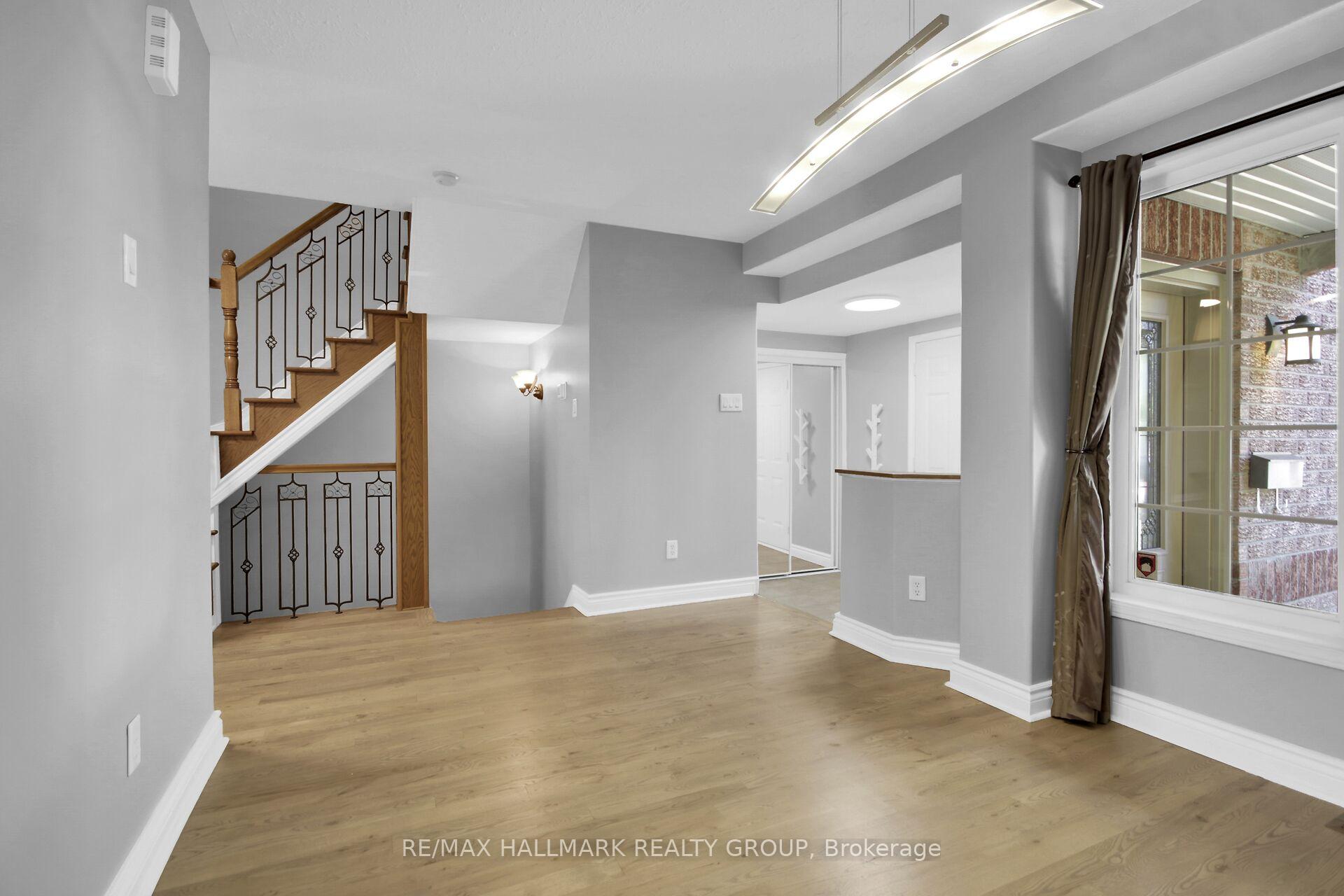 Photo 3 of 4 Saffron Court, Ottawa, Barrhaven - Longfields — HOMEH