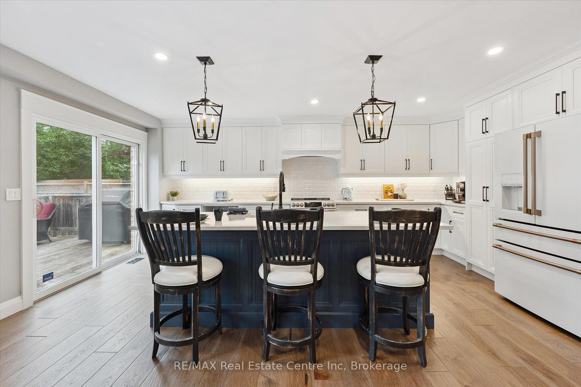 Photo 5 of 232 Farley Drive, Guelph, Pineridge/Westminster Woods — HOMEH