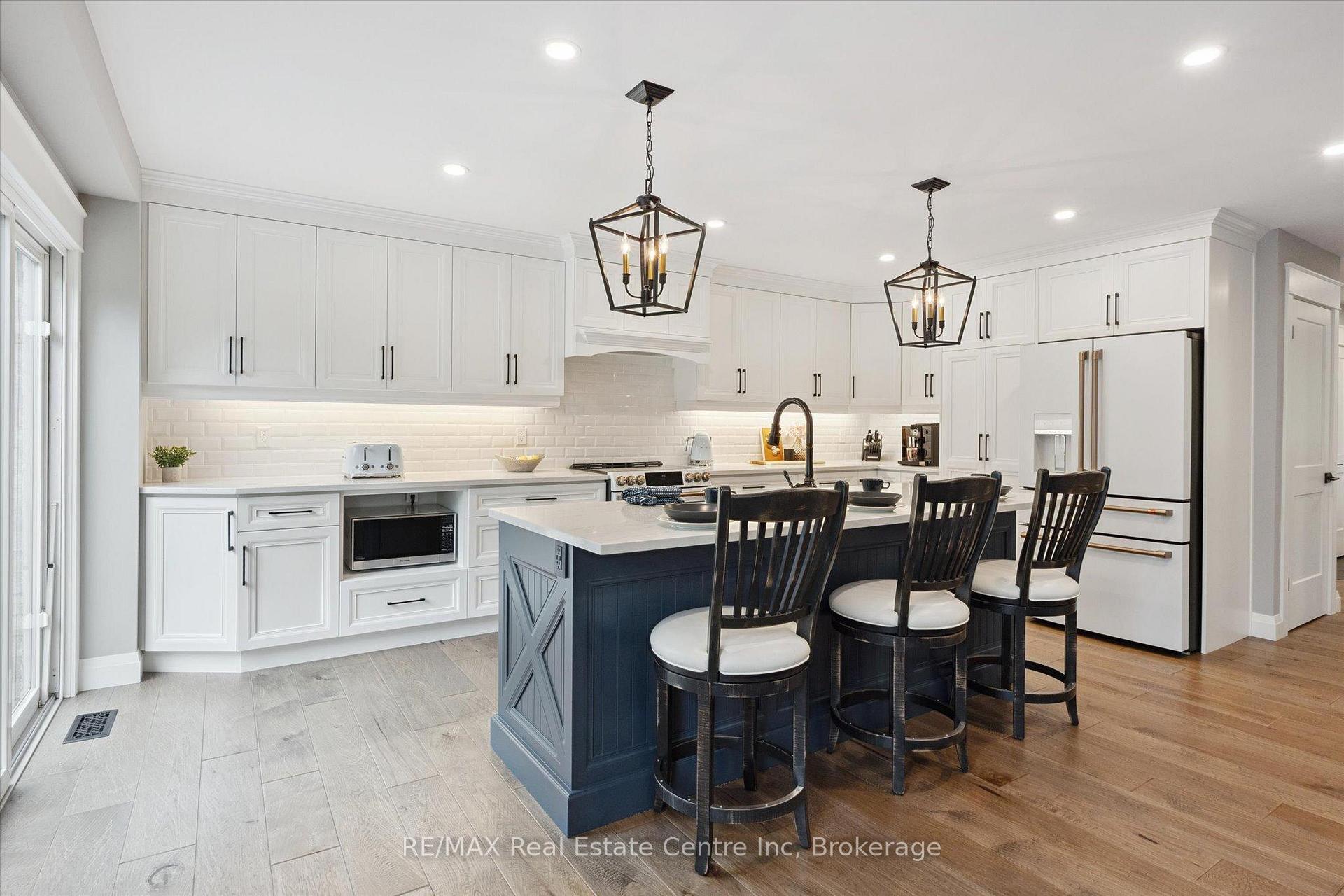 Photo 6 of 232 Farley Drive, Guelph, Pineridge/Westminster Woods — HOMEH