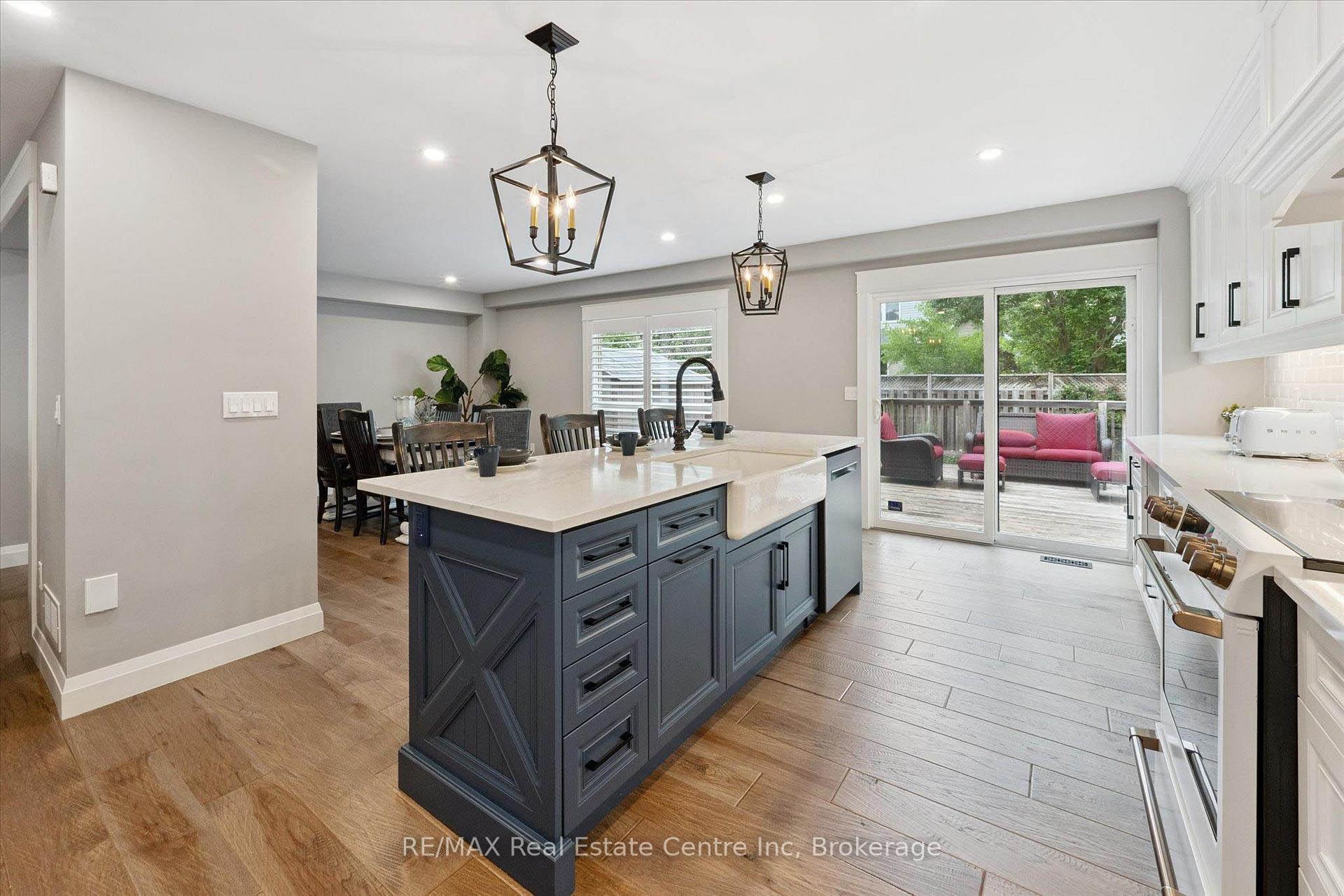 Photo 10 of 232 Farley Drive, Guelph, Pineridge/Westminster Woods — HOMEH