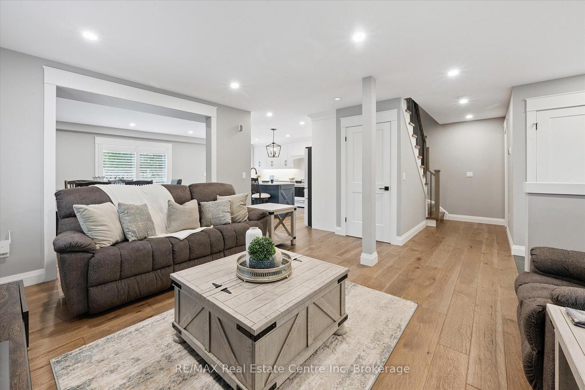 Photo 12 of 232 Farley Drive, Guelph, Pineridge/Westminster Woods — HOMEH