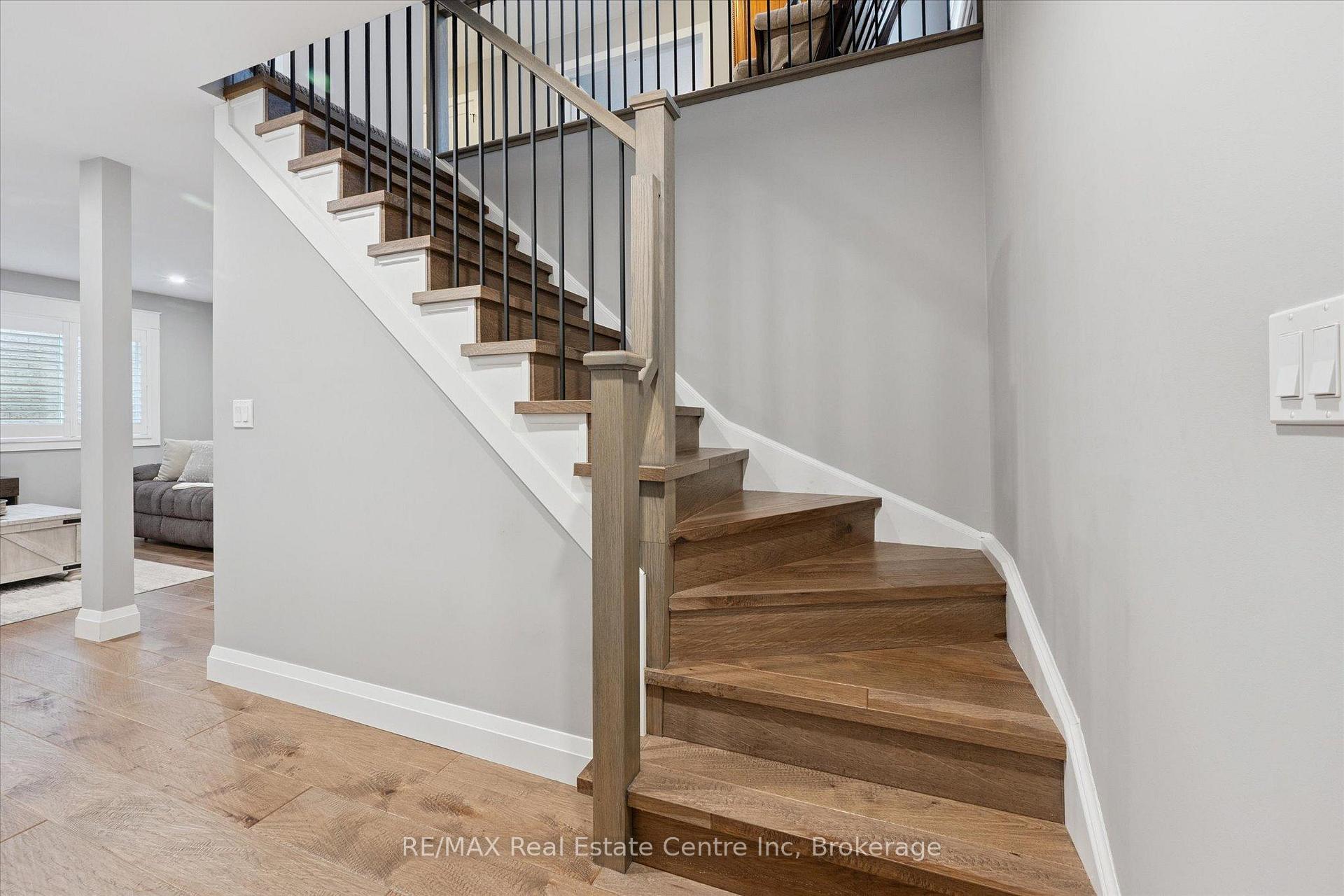 Photo 14 of 232 Farley Drive, Guelph, Pineridge/Westminster Woods — HOMEH