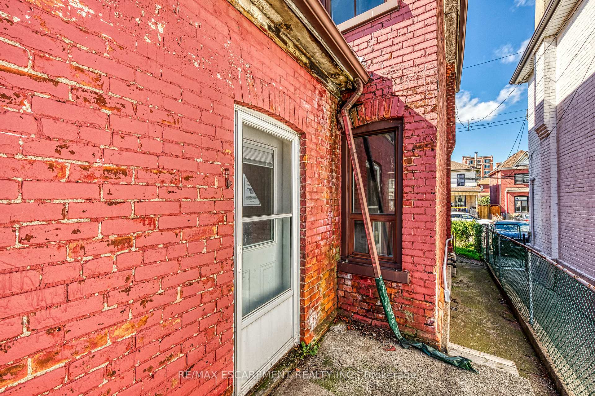Photo 7 of 36 Fullerton Avenue, Hamilton, Gibson — HOMEH