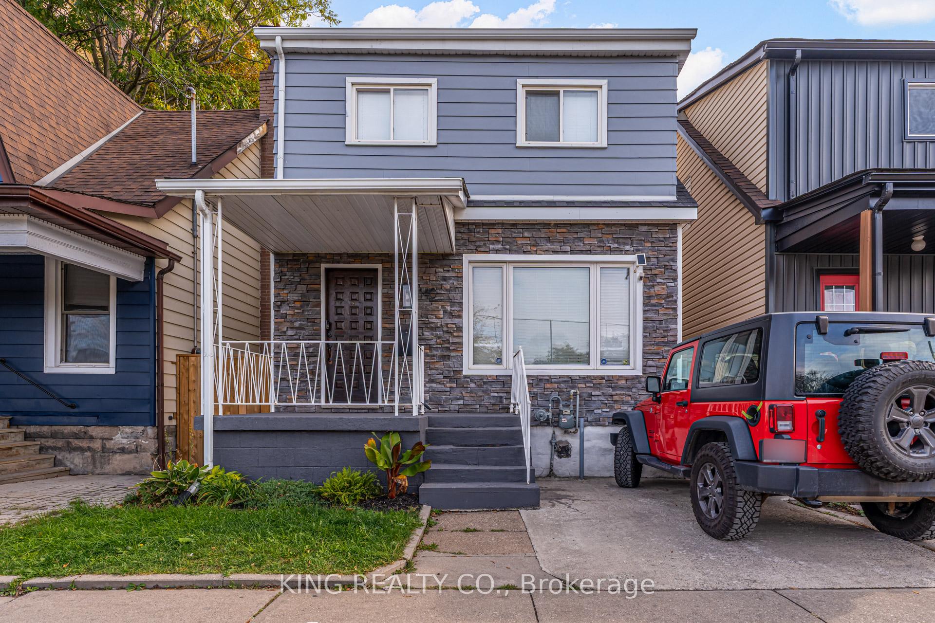 Front of 140 Sanford Avenue N