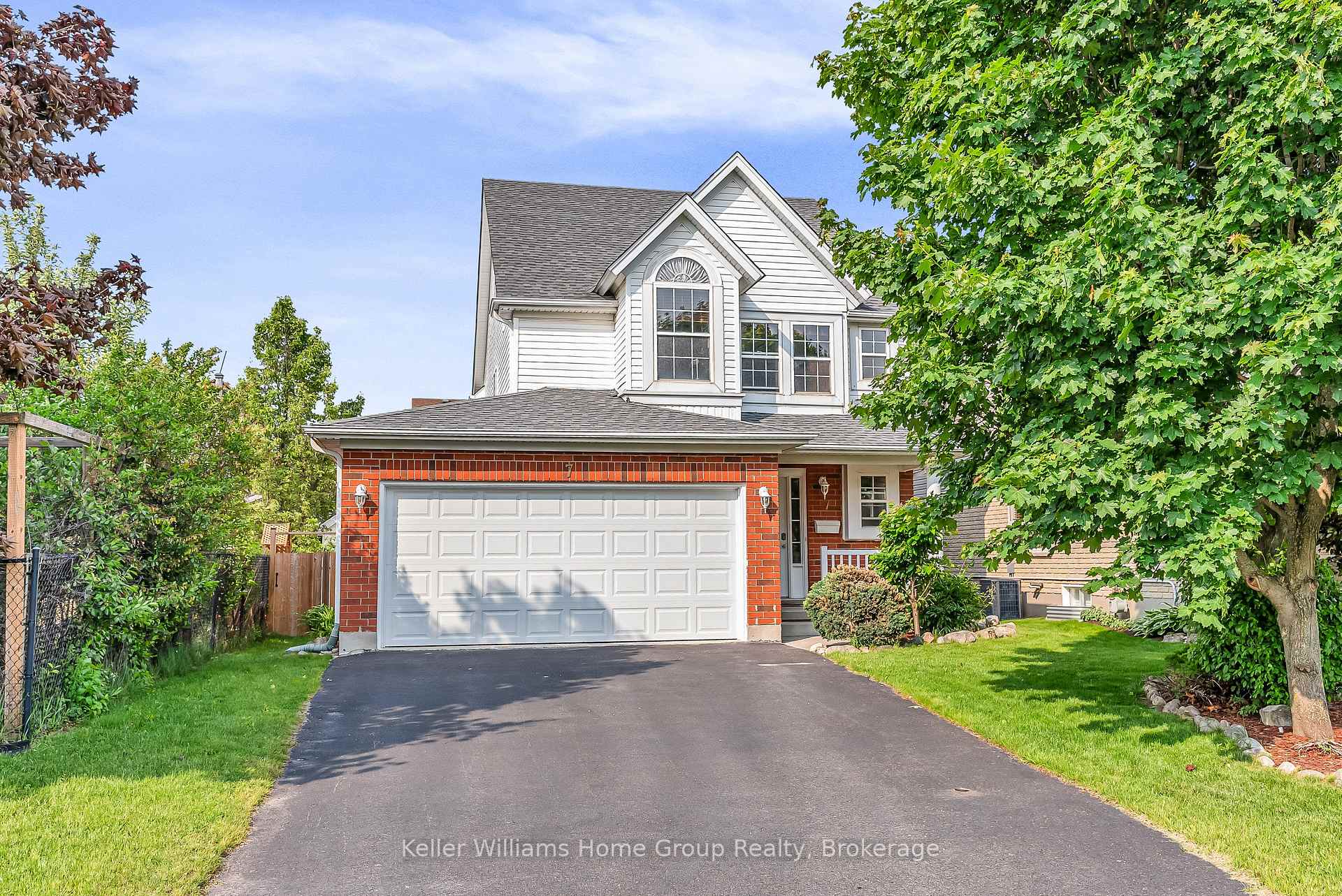 Photo 2 of 7 Evans Drive, Guelph, Pineridge/Westminster Woods — HOMEH