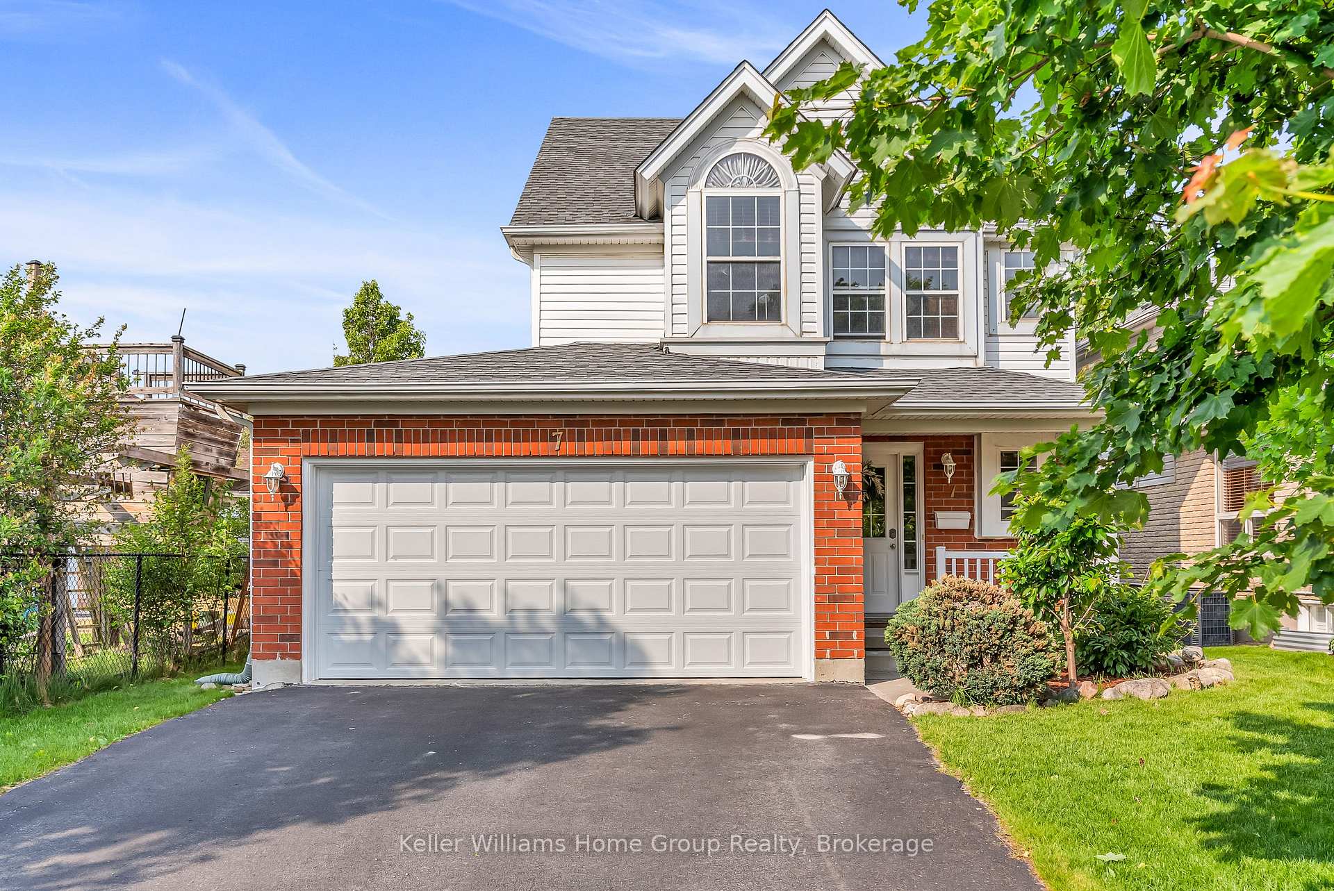 Photo 3 of 7 Evans Drive, Guelph, Pineridge/Westminster Woods — HOMEH