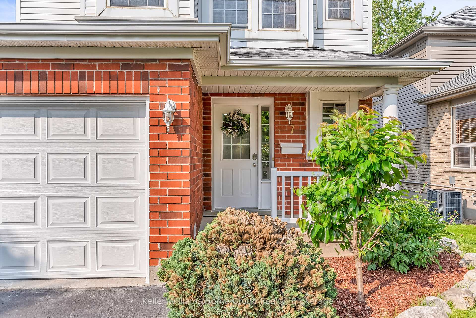 Photo 4 of 7 Evans Drive, Guelph, Pineridge/Westminster Woods — HOMEH