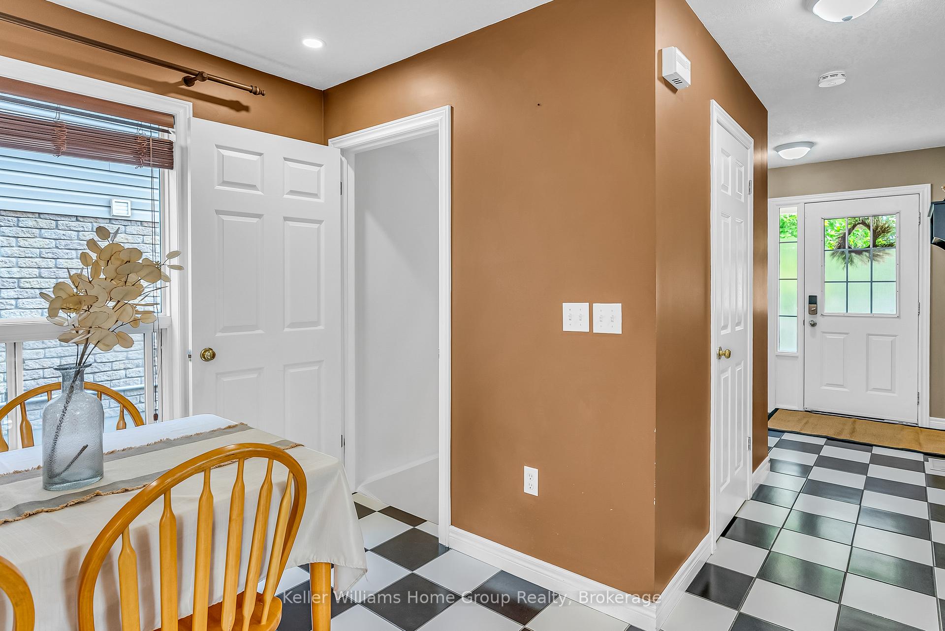 Photo 21 of 7 Evans Drive, Guelph, Pineridge/Westminster Woods — HOMEH