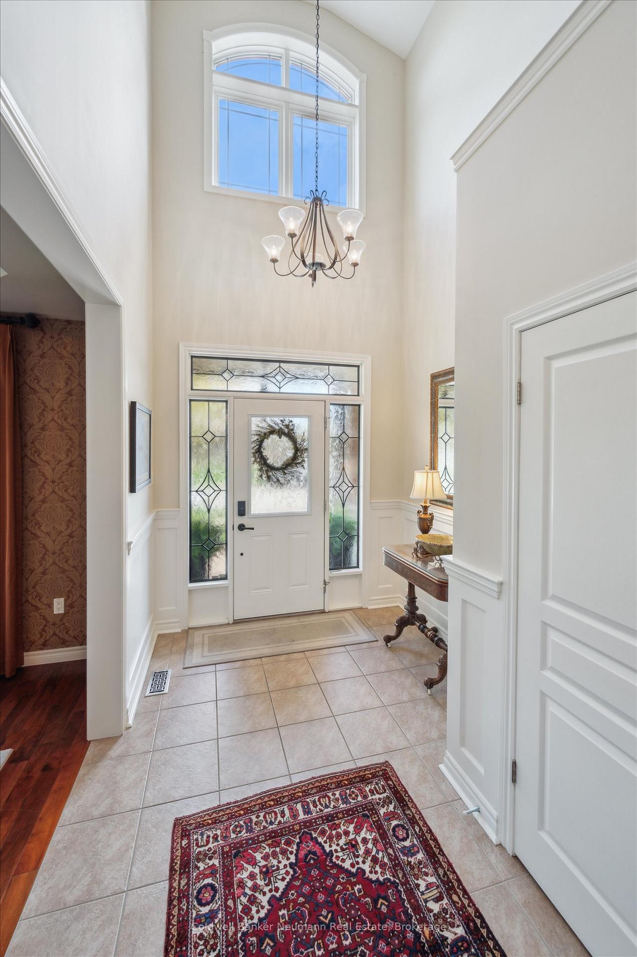 Photo 3 of 8 Ray Crescent, Guelph, Pineridge/Westminster Woods — HOMEH