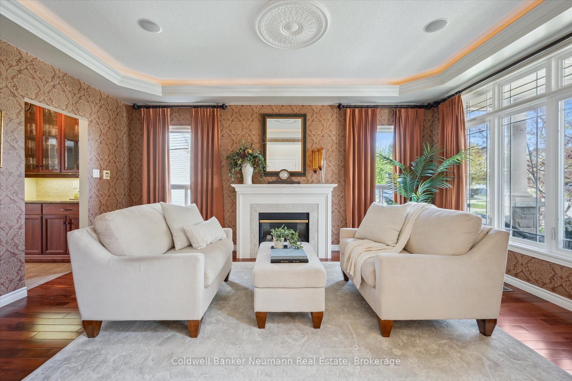 Photo 5 of 8 Ray Crescent, Guelph, Pineridge/Westminster Woods — HOMEH