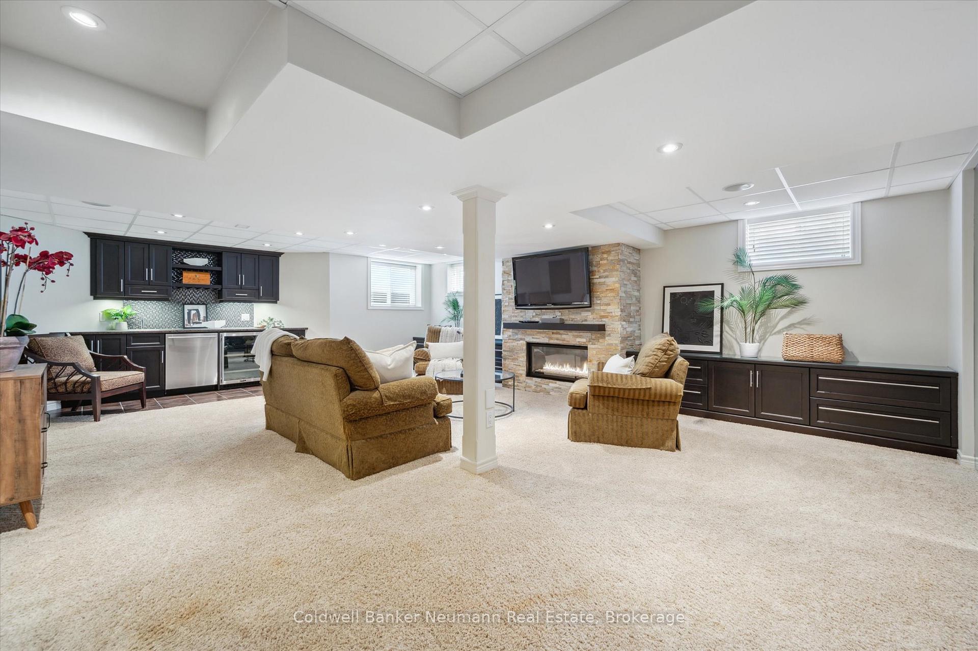 Photo 31 of 8 Ray Crescent, Guelph, Pineridge/Westminster Woods — HOMEH