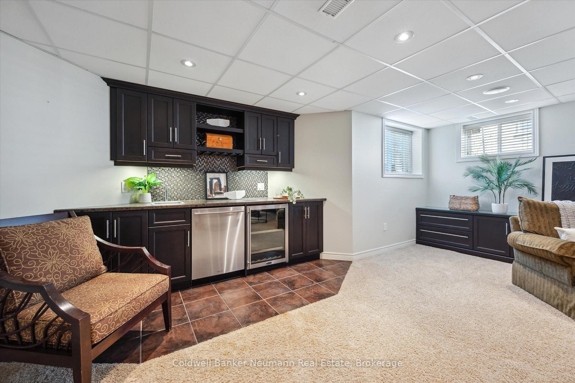 Photo 34 of 8 Ray Crescent, Guelph, Pineridge/Westminster Woods — HOMEH