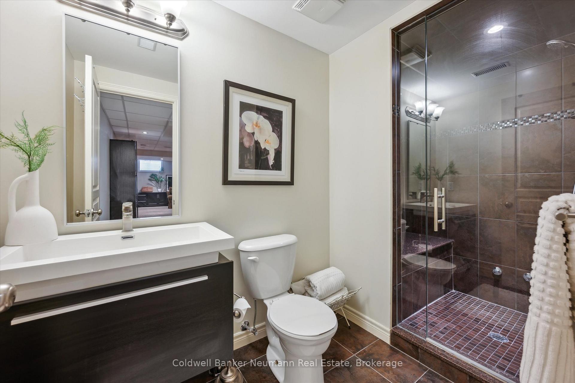 Photo 37 of 8 Ray Crescent, Guelph, Pineridge/Westminster Woods — HOMEH