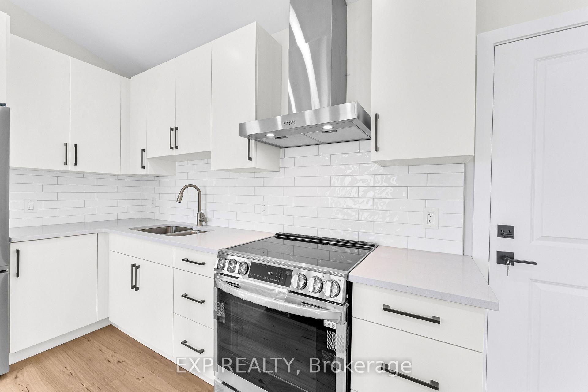 Photo 13 of 643 Hanlon Road, Guelph, Dovercliffe Park/Old University — HOMEH
