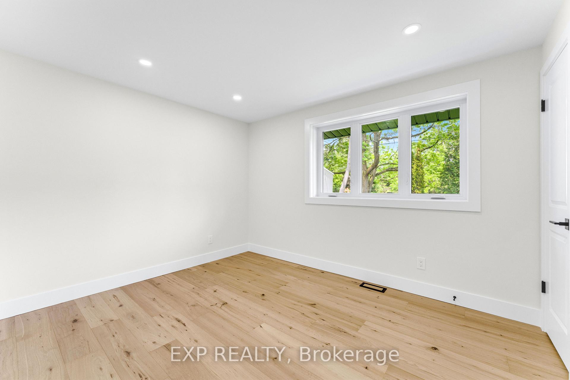 Photo 18 of 643 Hanlon Road, Guelph, Dovercliffe Park/Old University — HOMEH