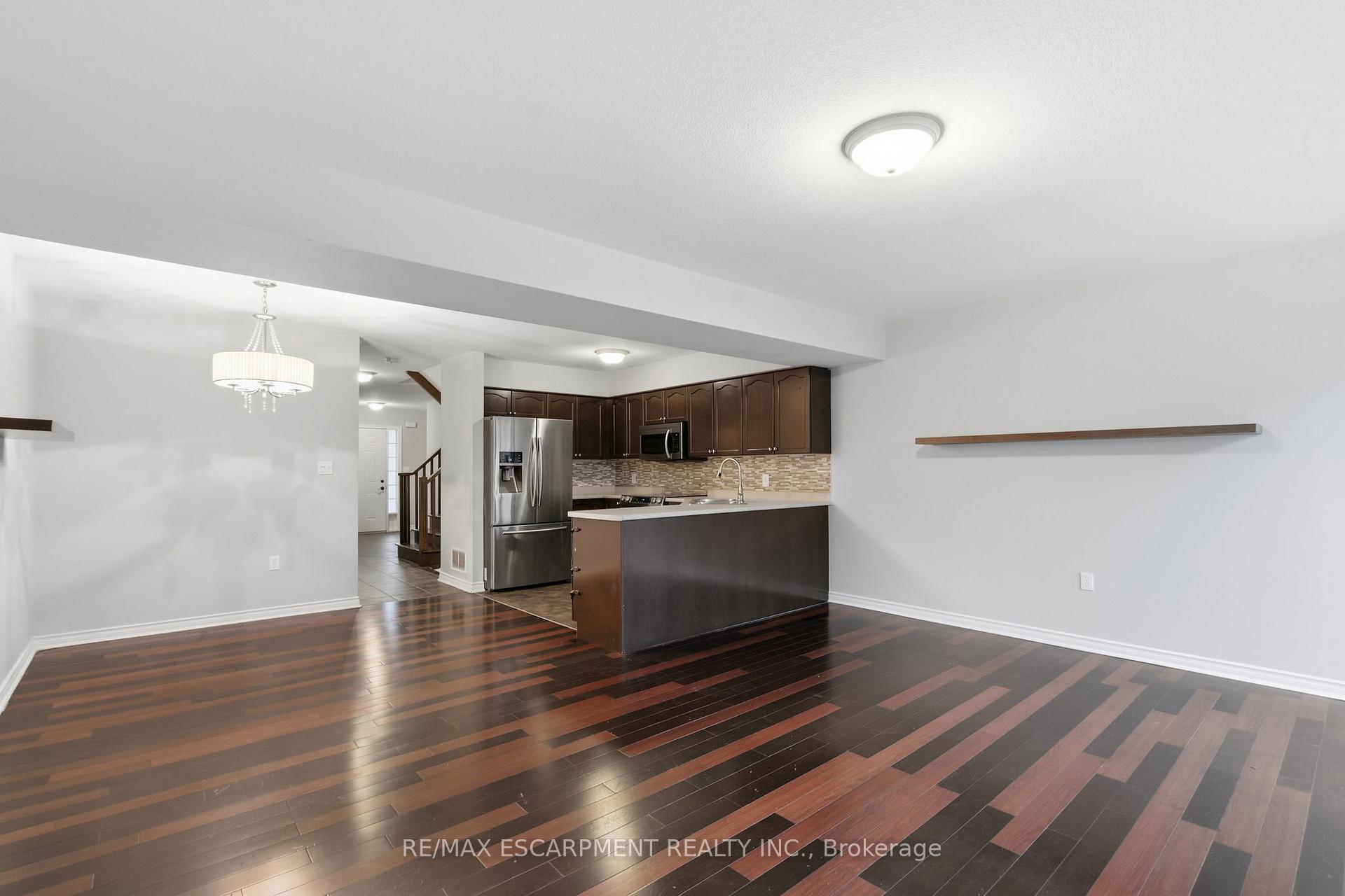 Photo 18 of 19 Blue Mountain Drive, Hamilton, Rural Glanbrook — HOMEH