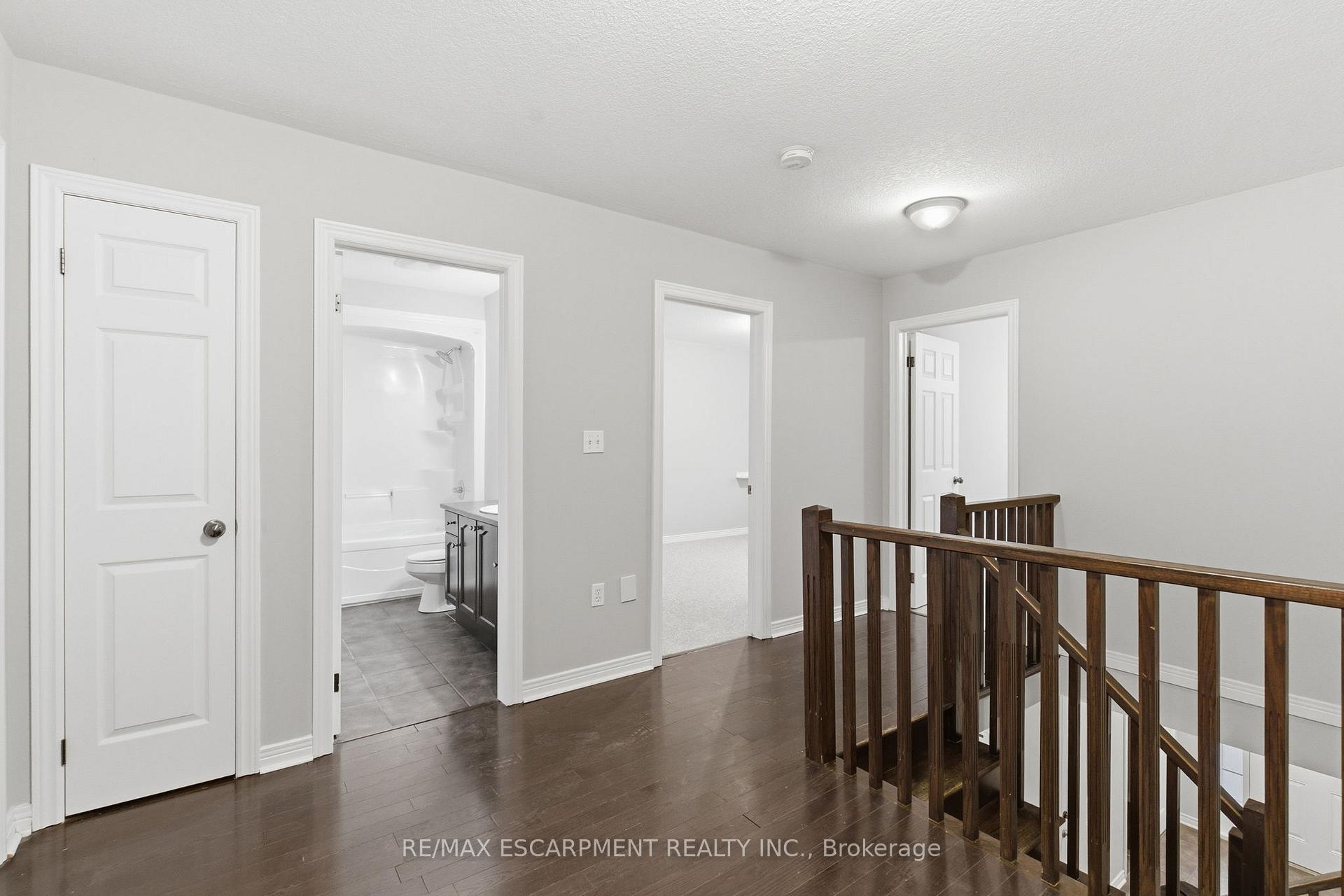 Photo 24 of 19 Blue Mountain Drive, Hamilton, Rural Glanbrook — HOMEH