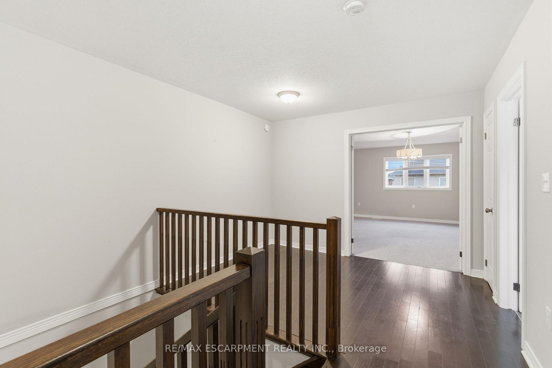 Photo 25 of 19 Blue Mountain Drive, Hamilton, Rural Glanbrook — HOMEH