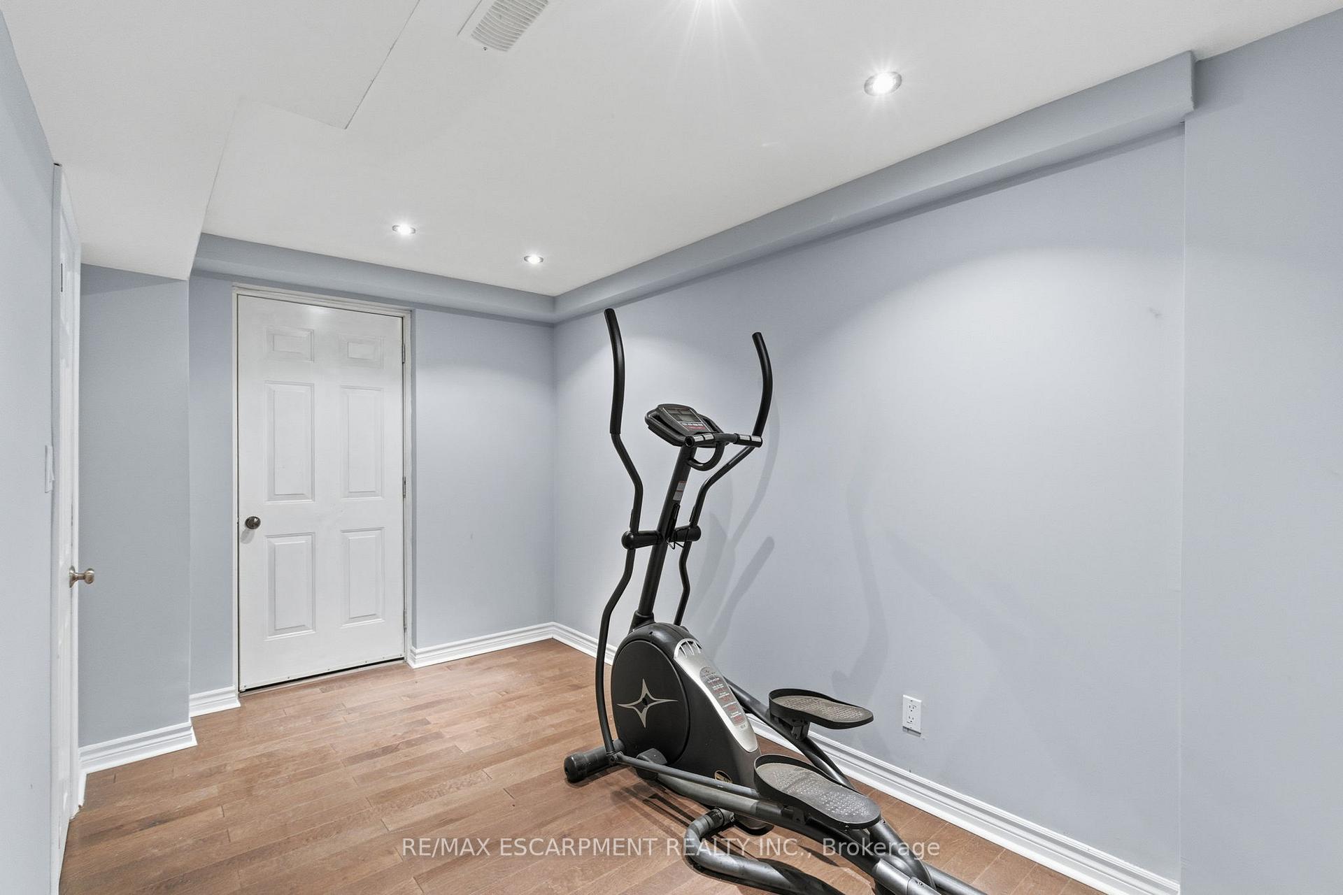 Photo 38 of 19 Blue Mountain Drive, Hamilton, Rural Glanbrook — HOMEH