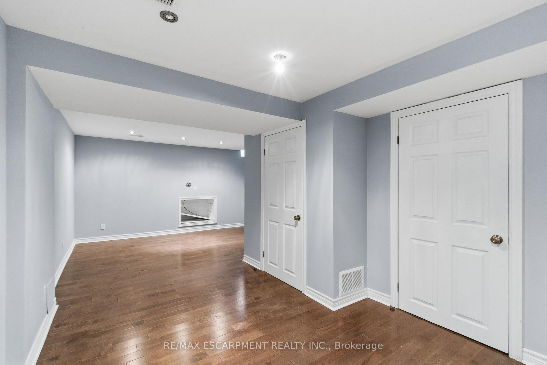 Photo 39 of 19 Blue Mountain Drive, Hamilton, Rural Glanbrook — HOMEH