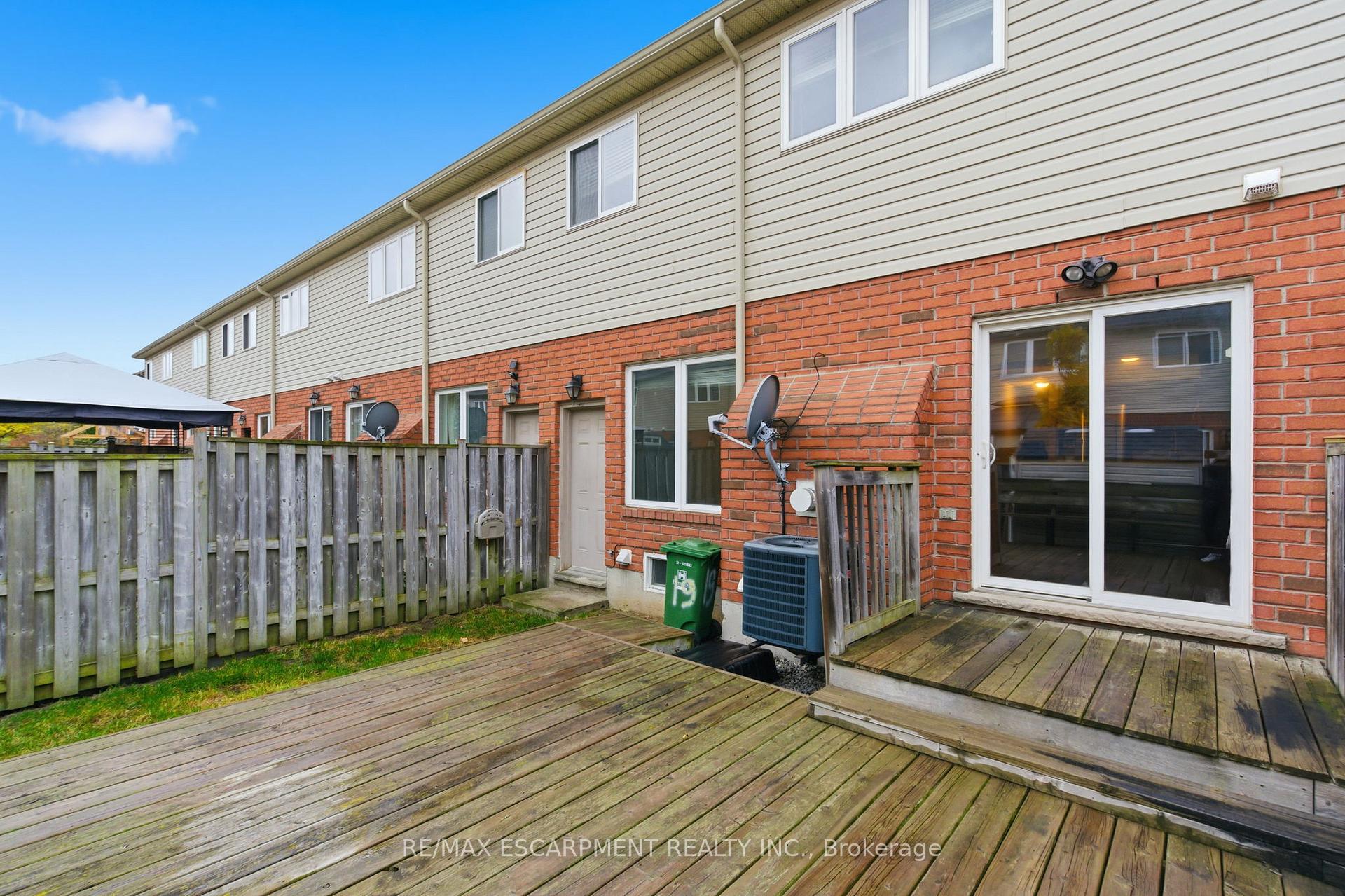 Photo 45 of 19 Blue Mountain Drive, Hamilton, Rural Glanbrook — HOMEH