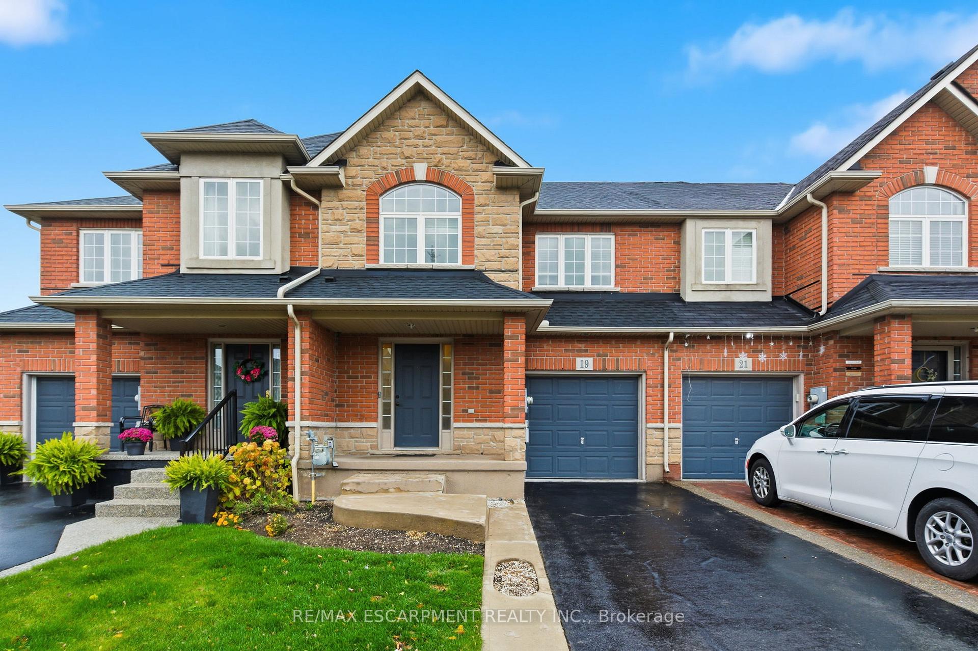 Photo 47 of 19 Blue Mountain Drive, Hamilton, Rural Glanbrook — HOMEH