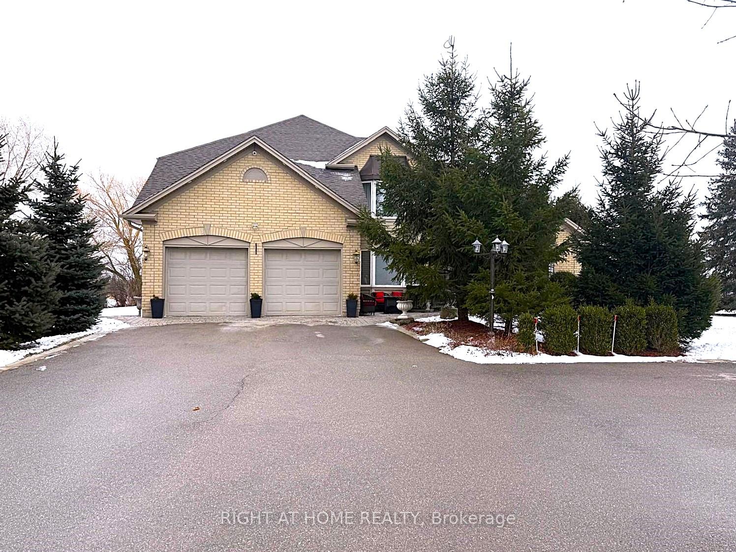 Front of 13250 Tenth Side Road