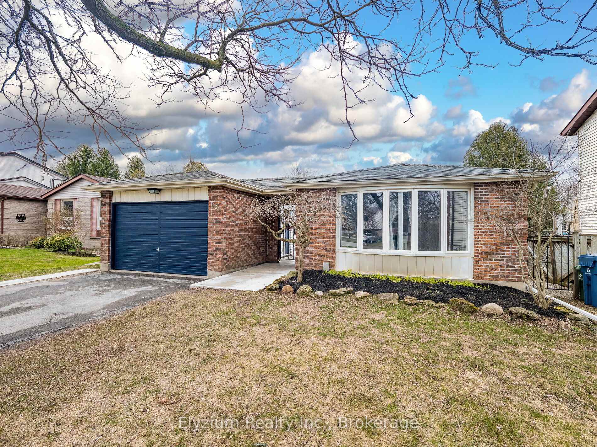 Photo 2 of 539 Kortright Road W, Guelph, Kortright West — HOMEH