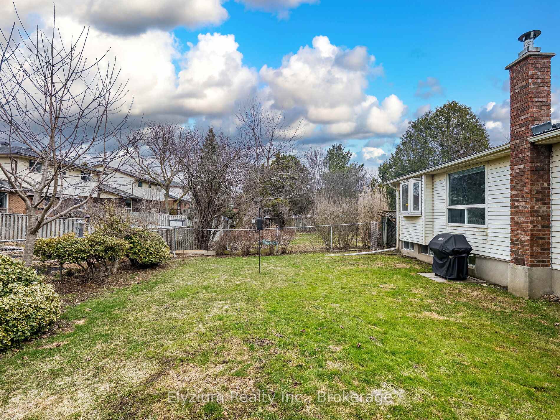 Photo 47 of 539 Kortright Road W, Guelph, Kortright West — HOMEH